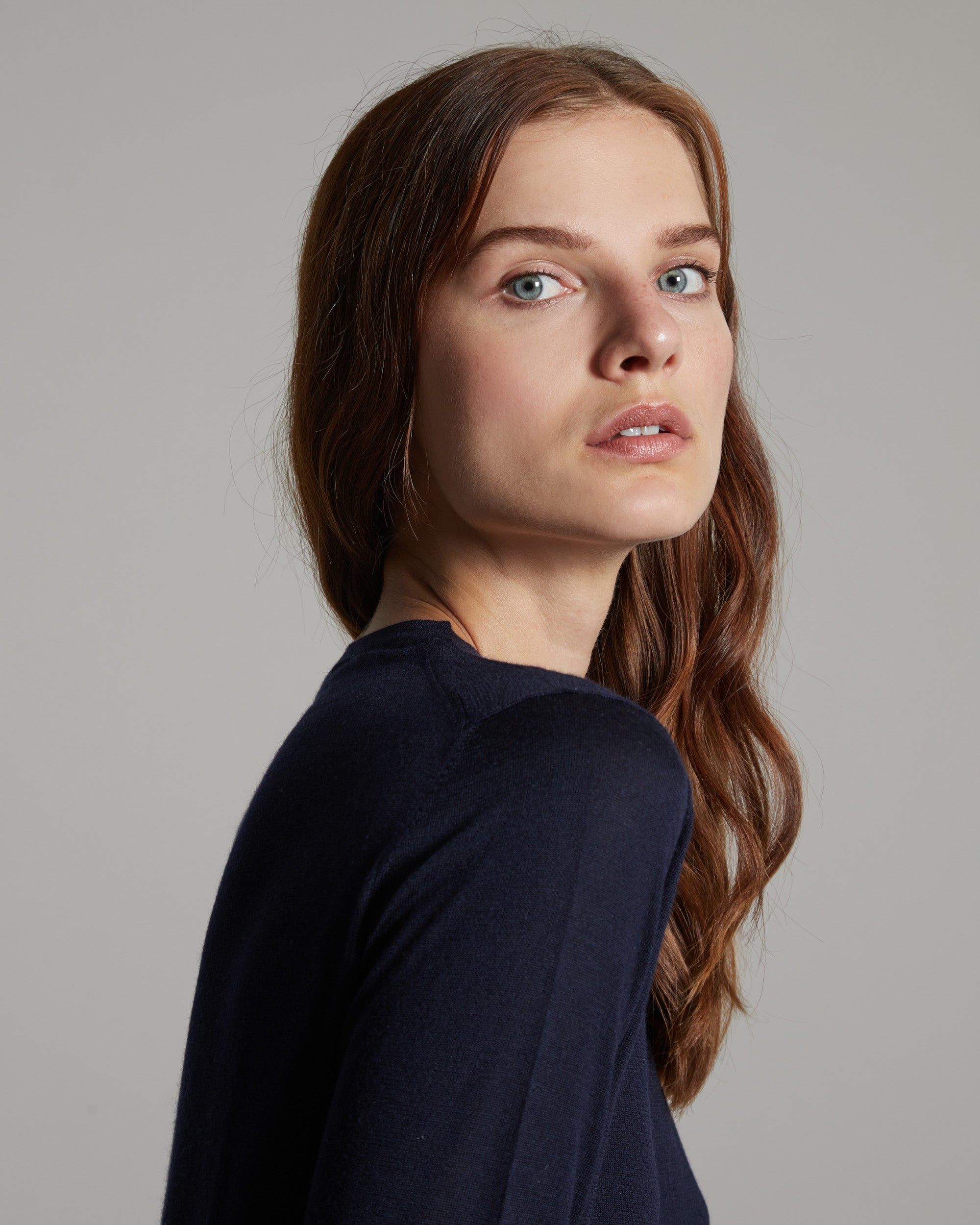Cashmere and silk crew neck in blue 4