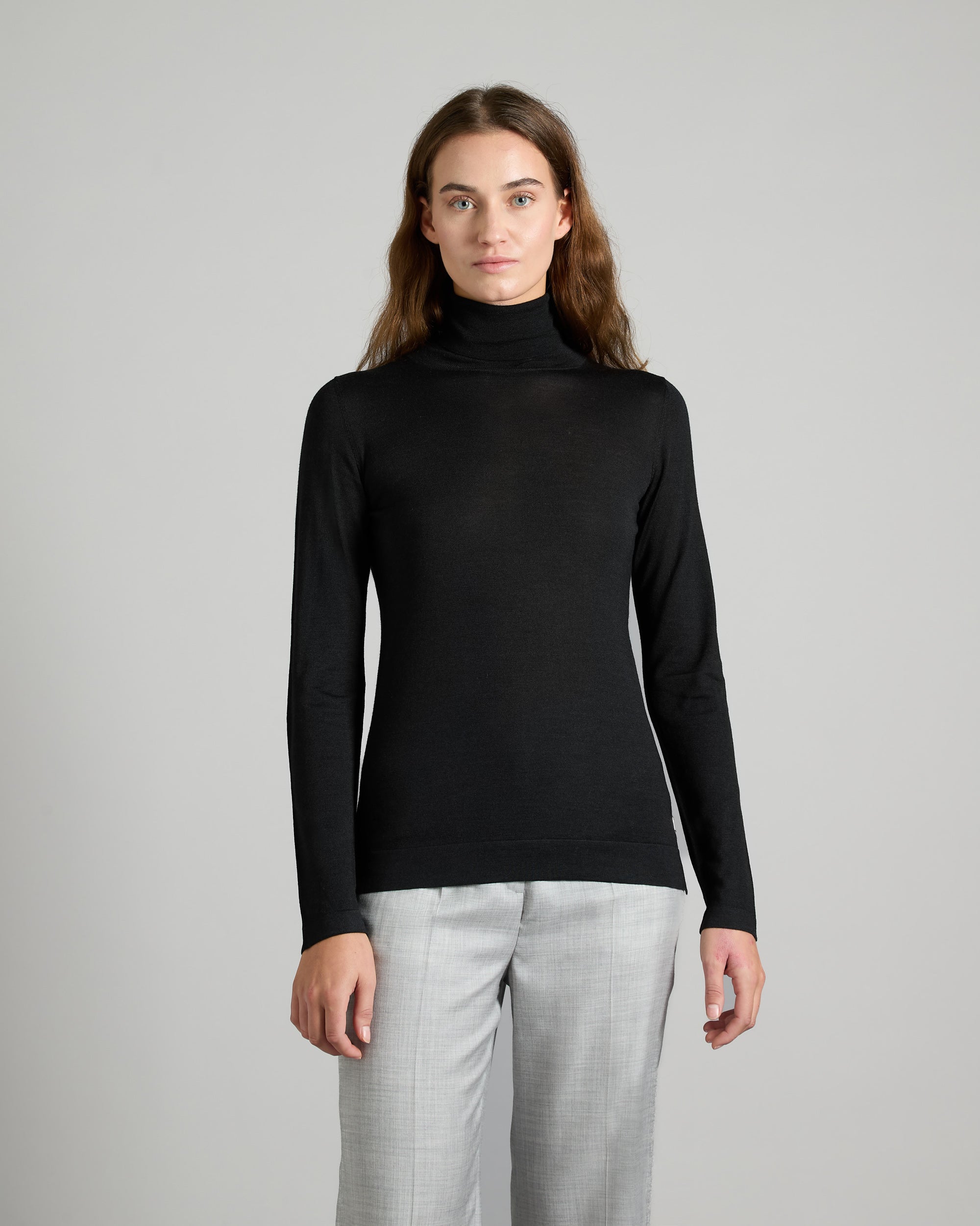 Black cashmere and silk turtleneck sweater 2