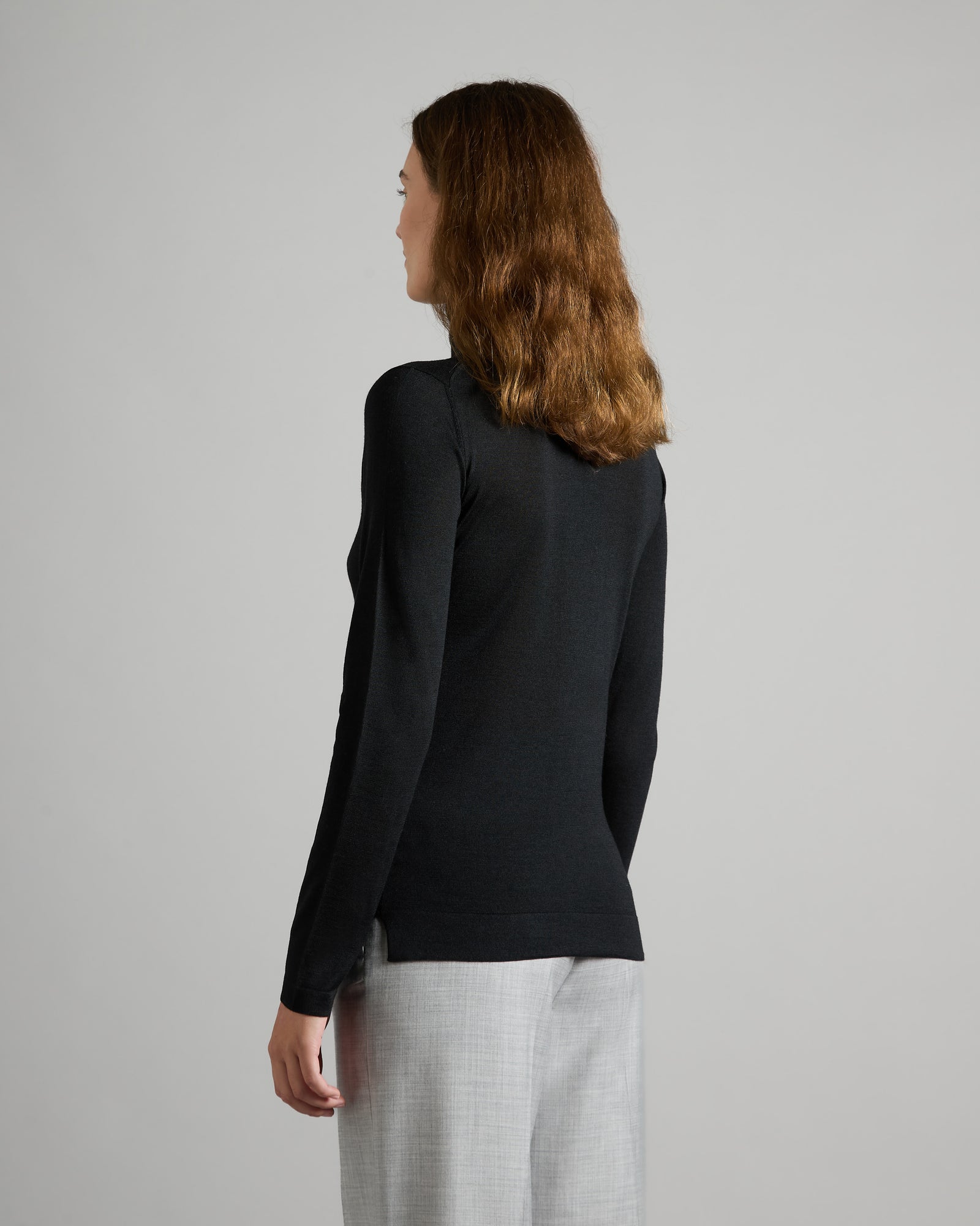 Black cashmere and silk turtleneck sweater 4