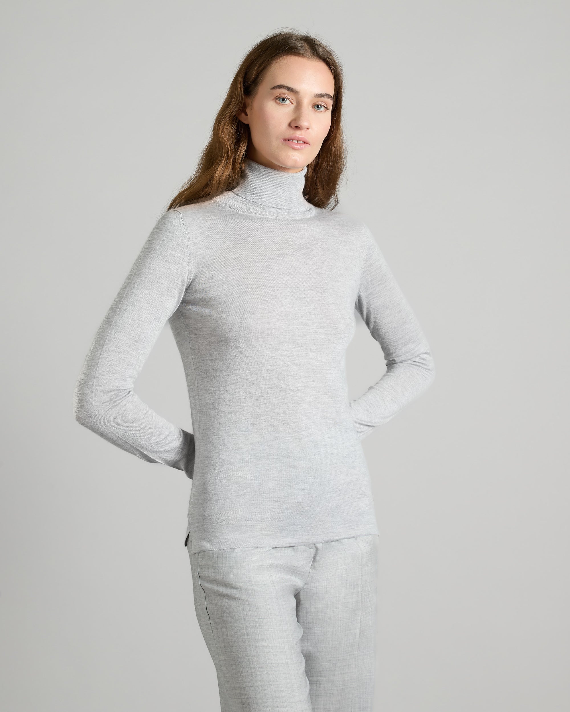 Grey cashmere and silk turtleneck sweater 2