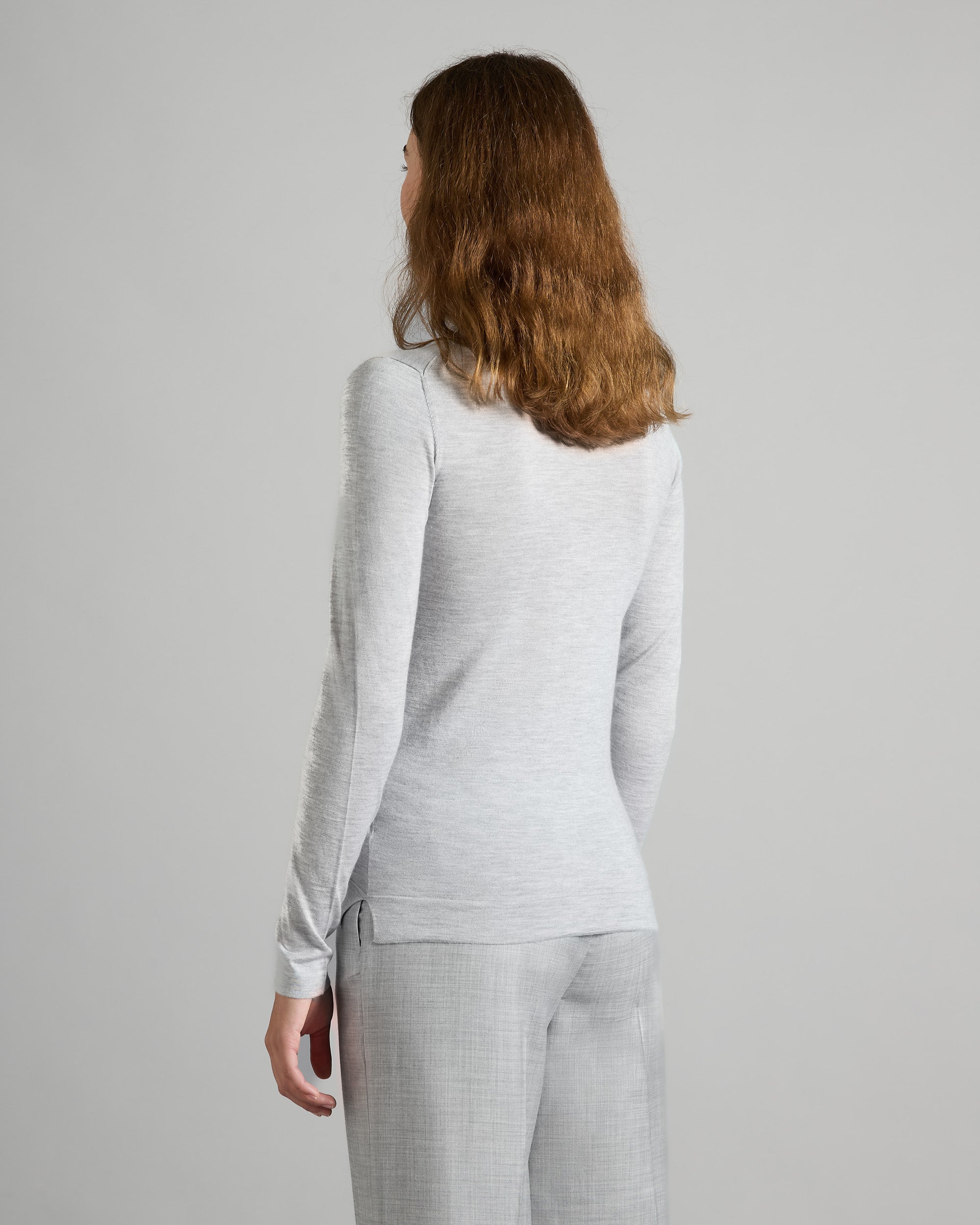 Grey cashmere and silk turtleneck sweater 4