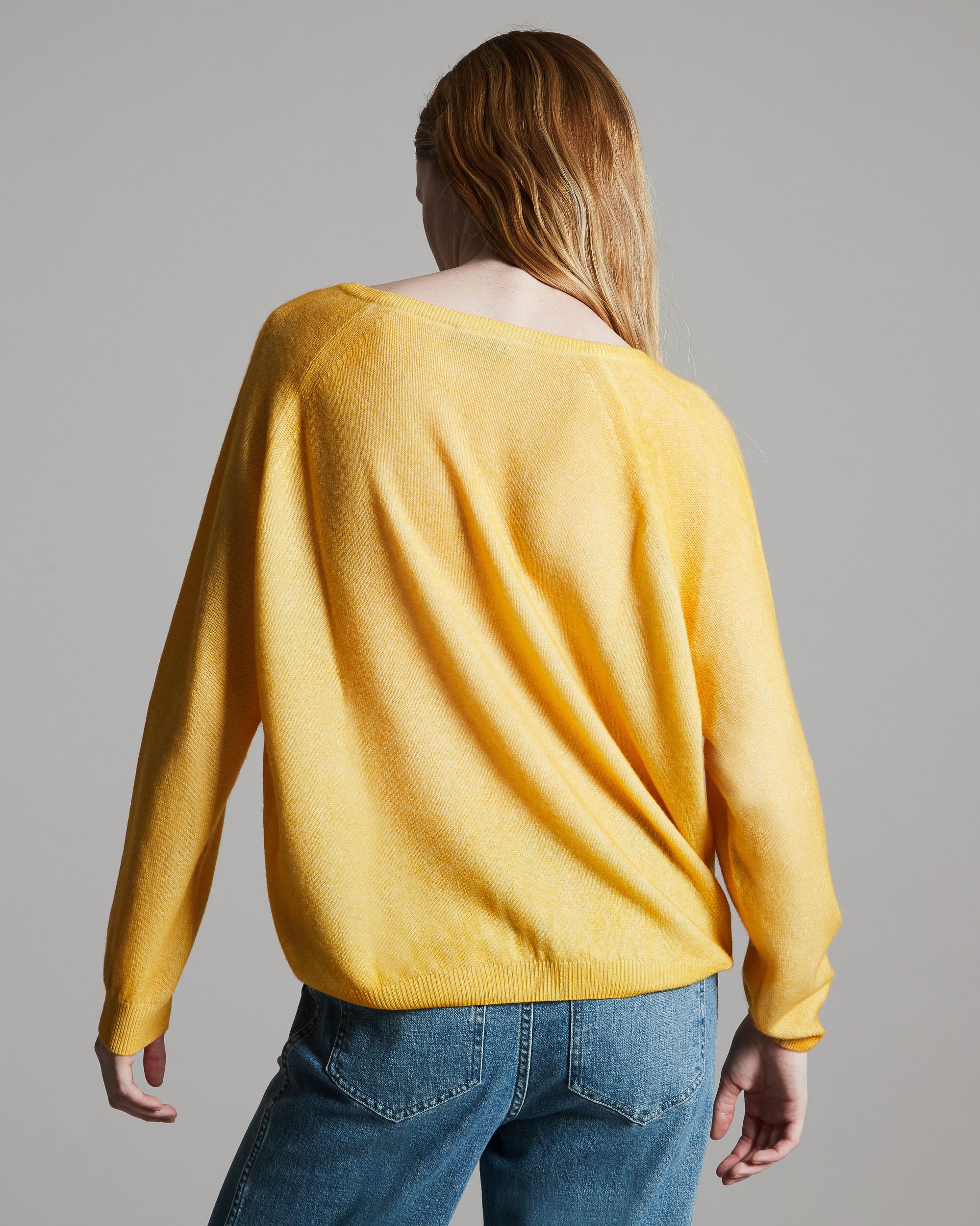 Kid Cashmere hand sprayed V neck in yellow