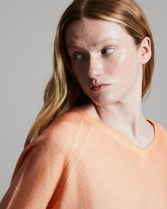 Kid cashmere hand sprayed V neck in orange