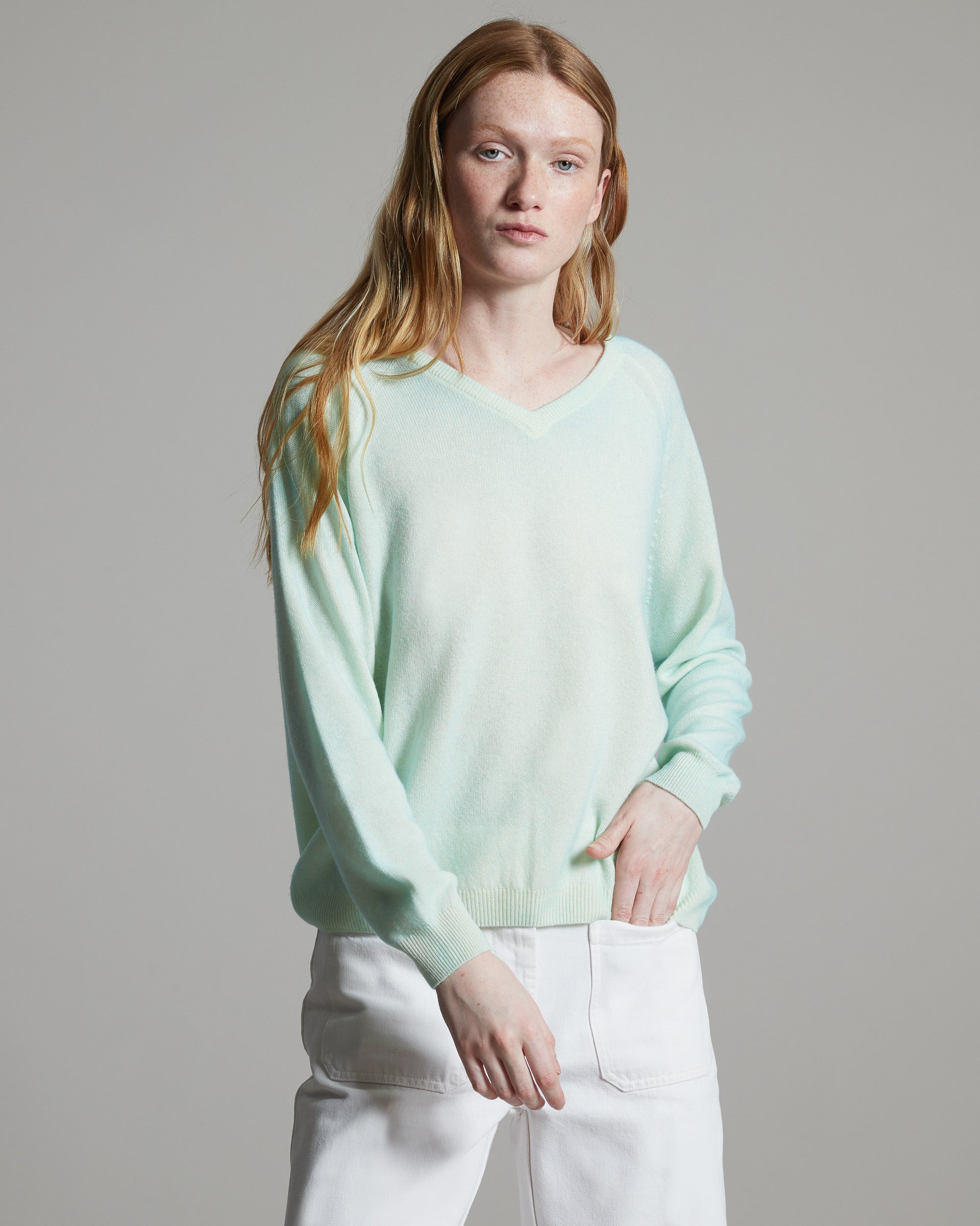Kid Cashmere hand sprayed V neck in light blu