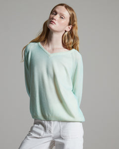 Kid Cashmere hand sprayed V neck in light blu