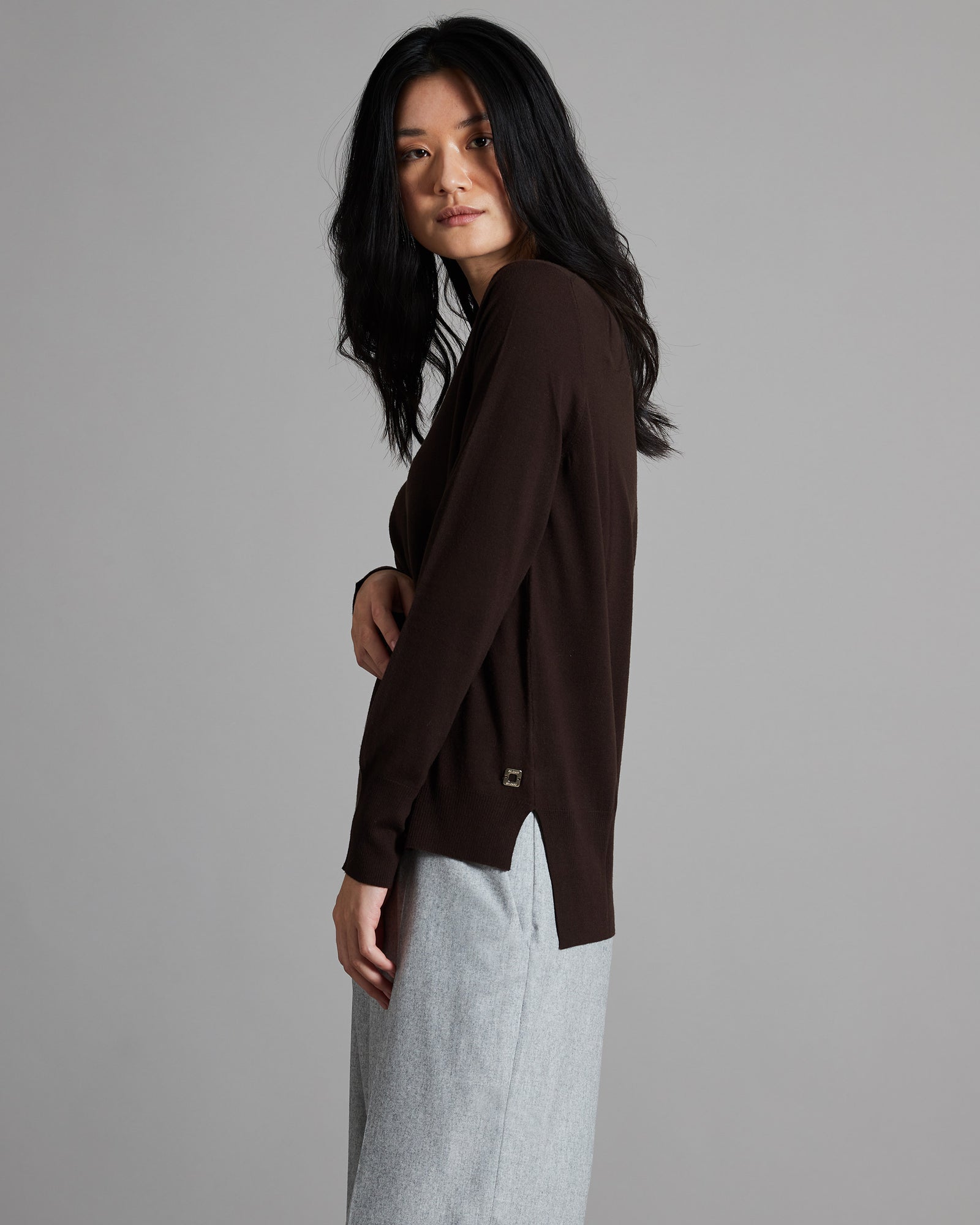 12.8 Kid Wool brown V neck sweater 2