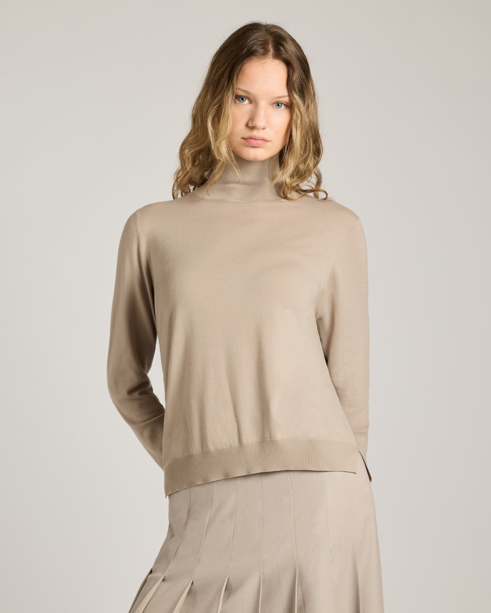 12.8 Kid Wool beige turtleneck 2