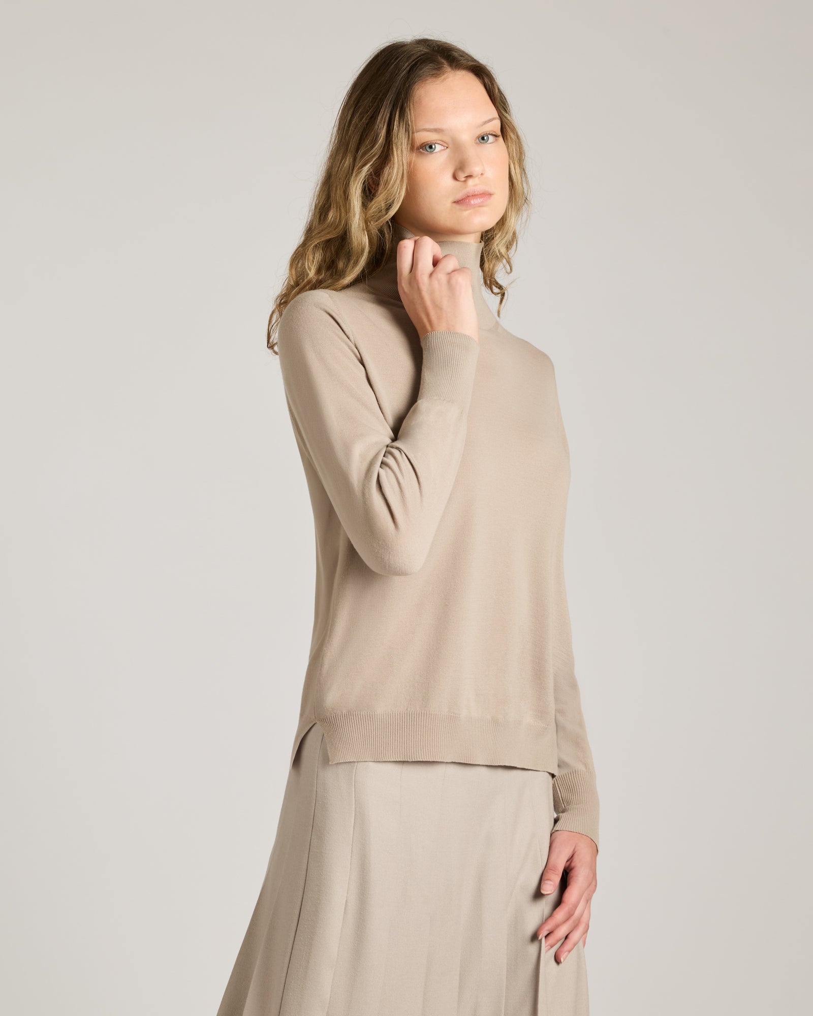 12.8 Kid Wool beige turtleneck