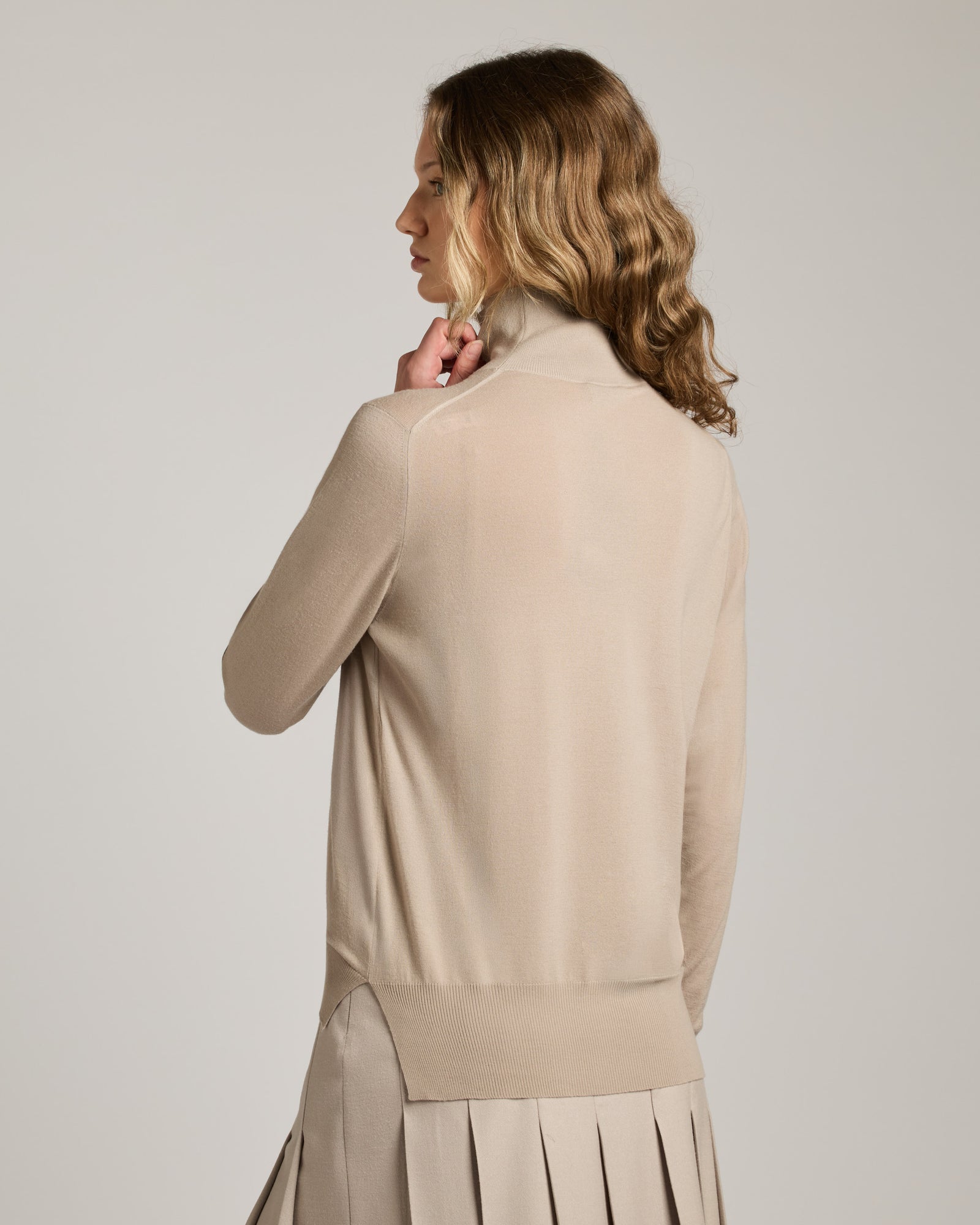12.8 Kid Wool beige turtleneck 4