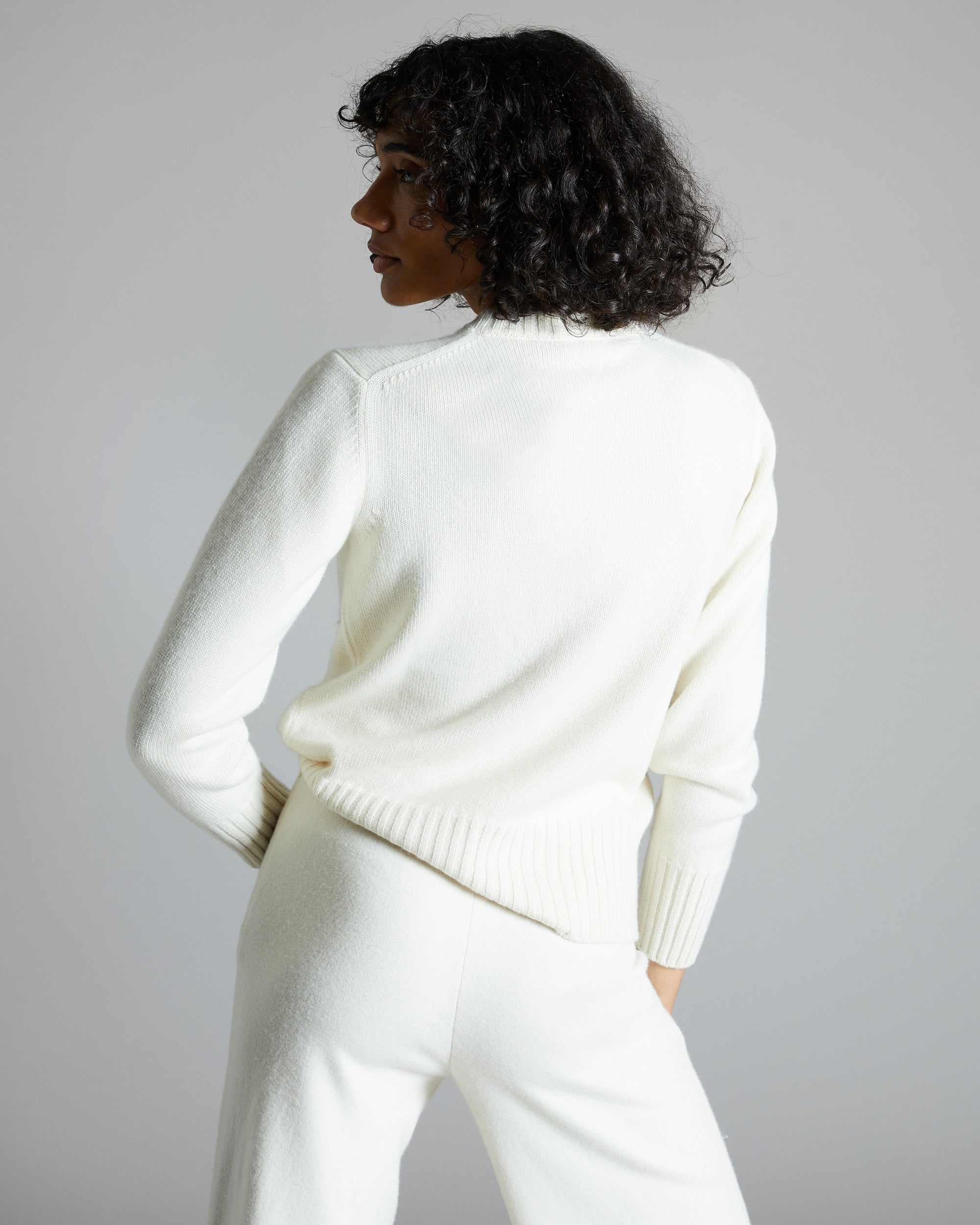 Kid cashmere round neck sweater with Colombo logo