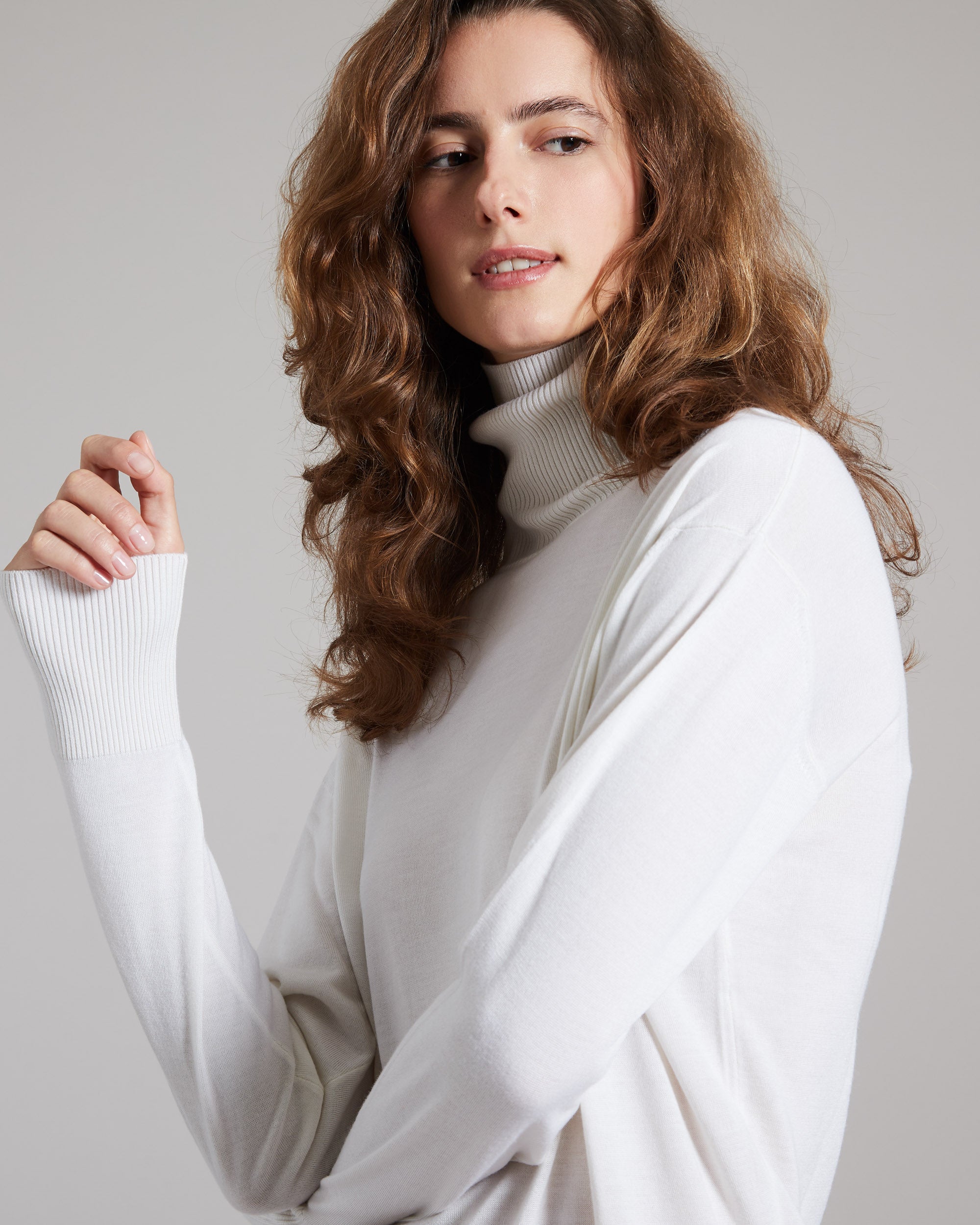 White cashmere and silk turtleneck sweater 4
