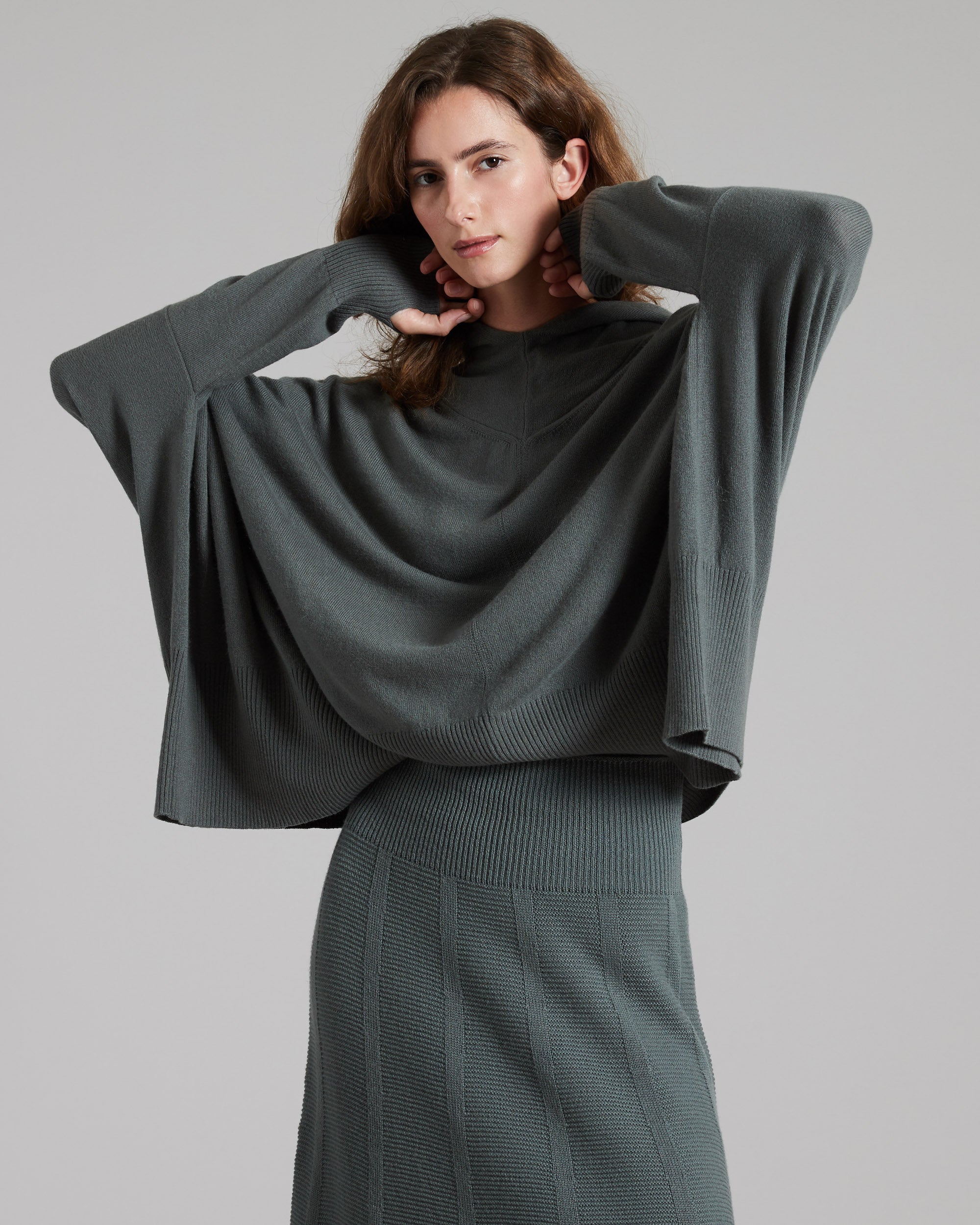 Light sage green Kid cashmere V-neck sweater 2