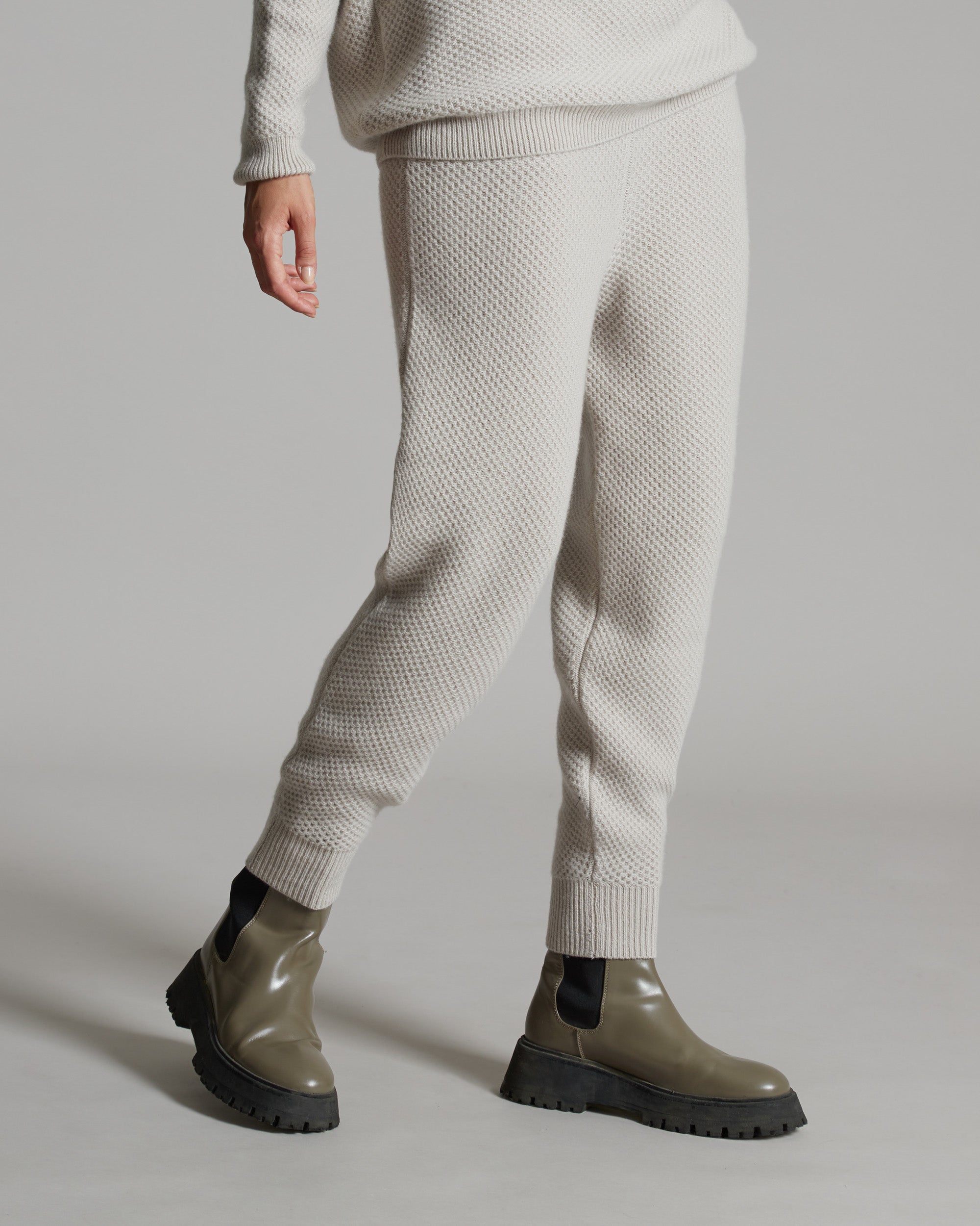 Jogging pants in Kid Cashmere beige