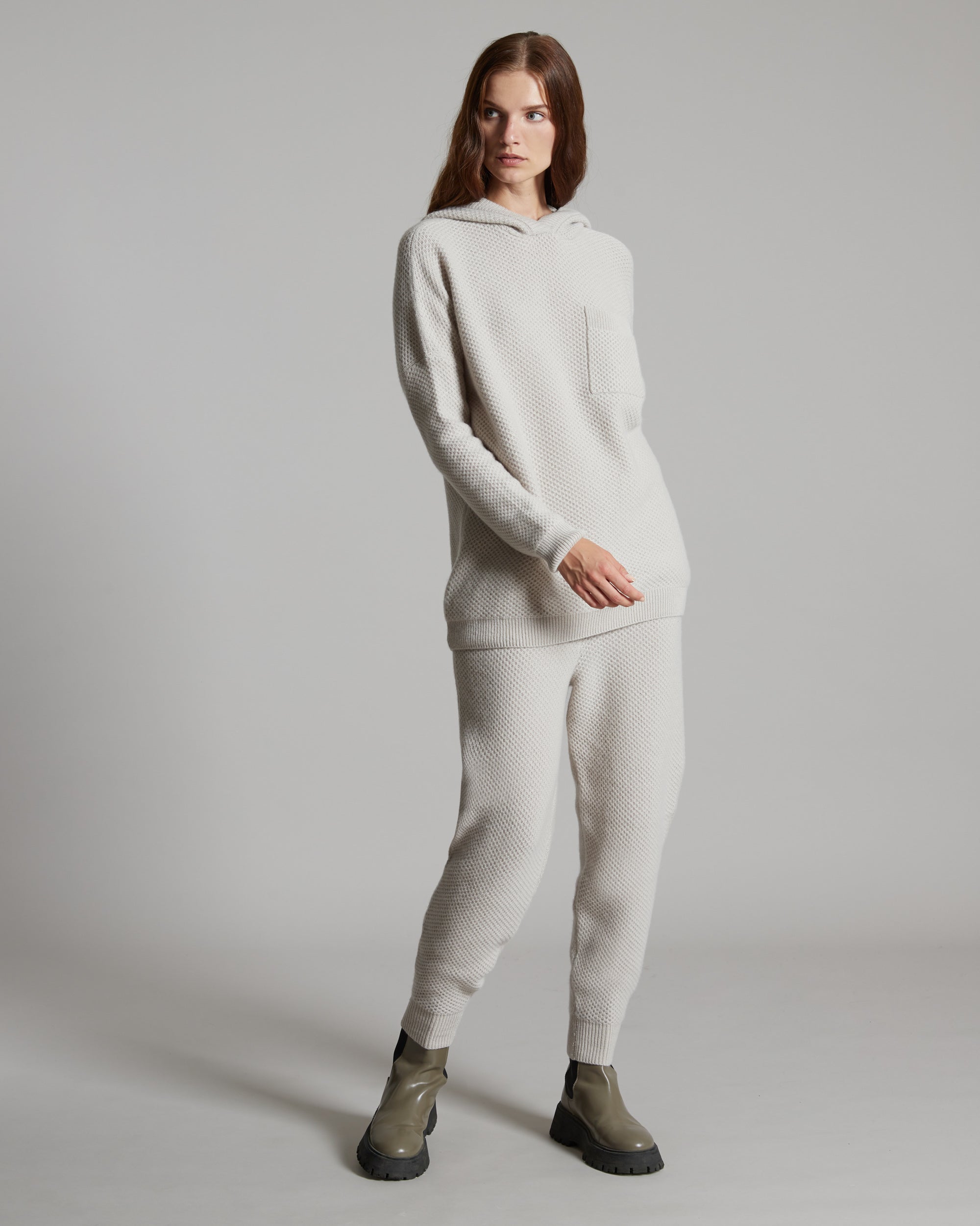 Jogging pants in Kid Cashmere beige