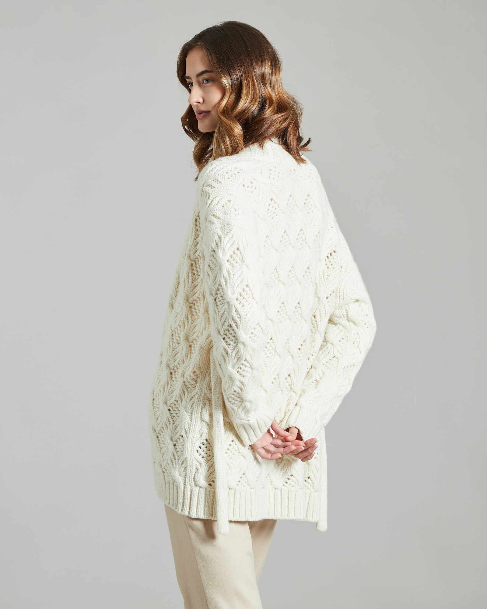 White three dimensional cardigan in kid cashmere 4