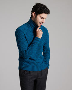 Maglia collo alto in kid cashmere intreccio tridimensionale blu