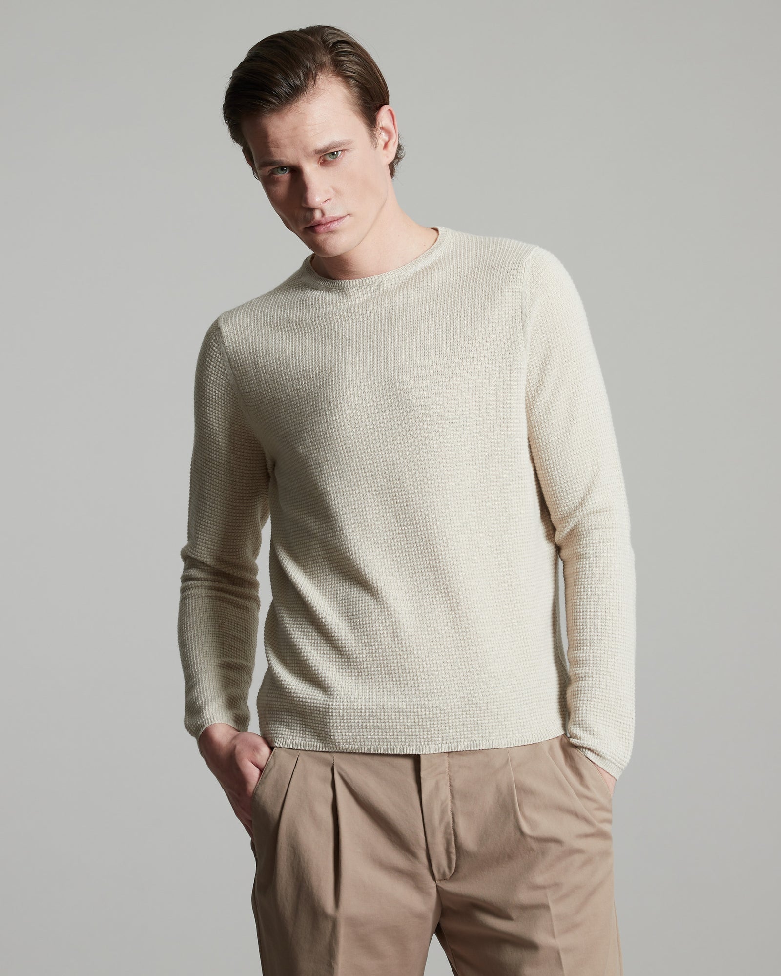 Light brown three dimensional round-neck sweater in Kid Cashmere 2
