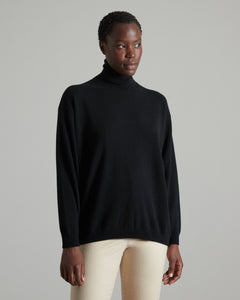 Pullover mit hohem Kragen aus schwarzem Kid Cashmere