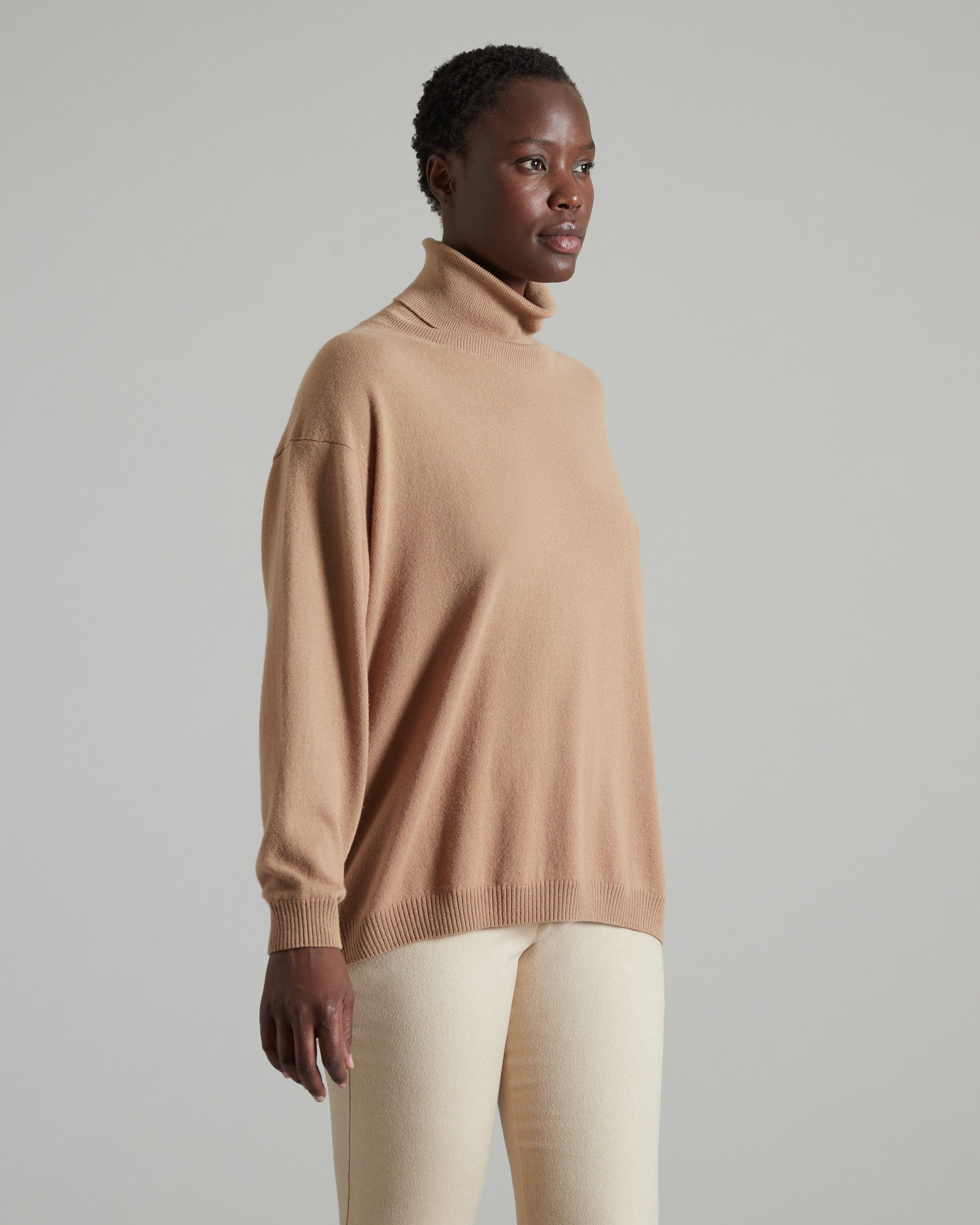 Beige Kid Cashmere turtleneck sweater 2