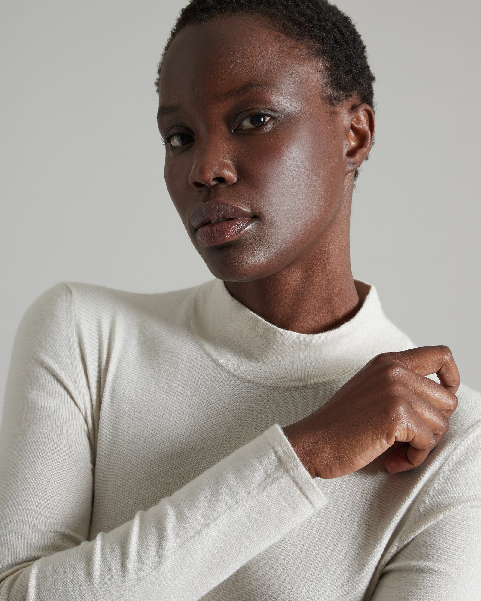 Beige cashmere and silk turtleneck sweater 3