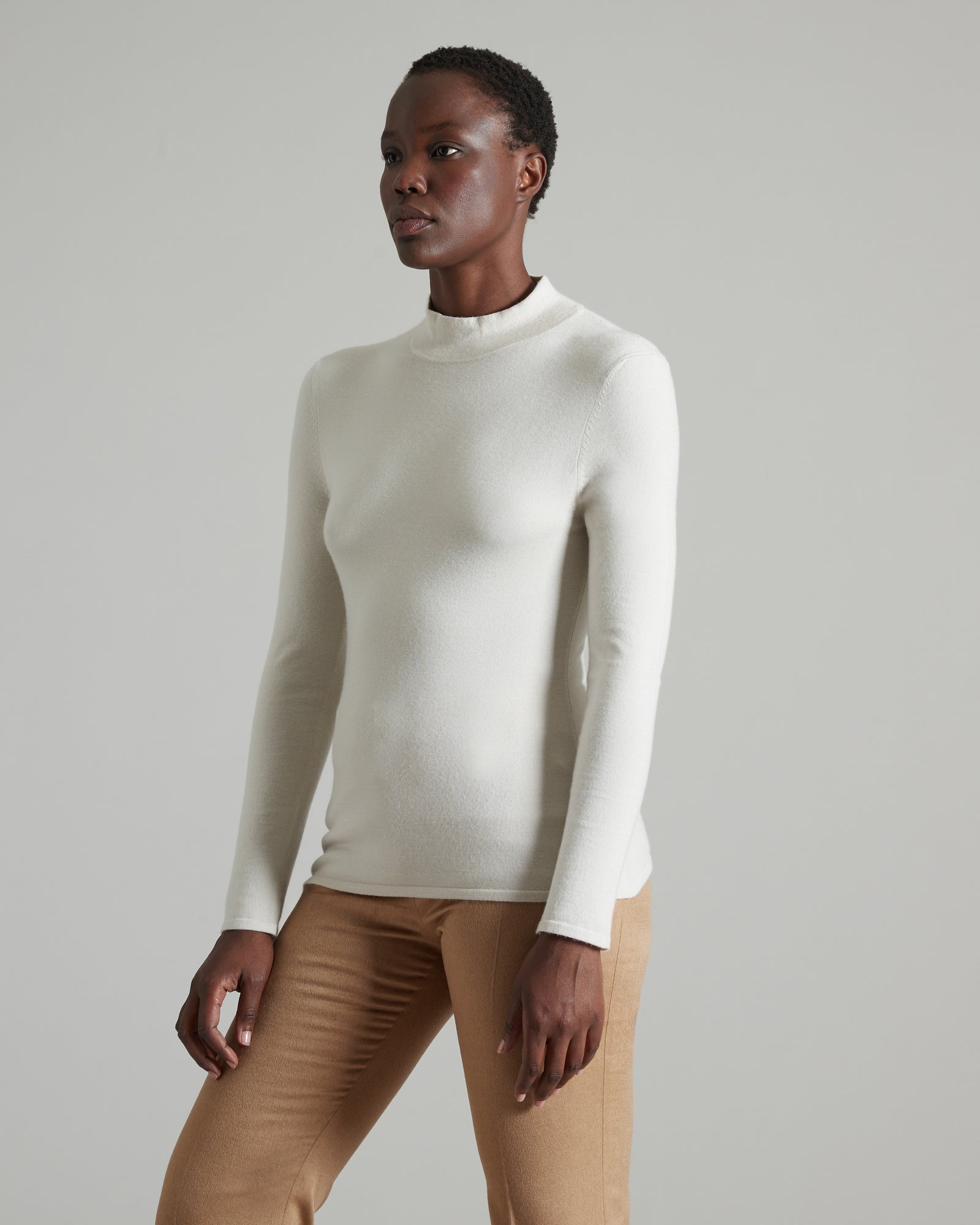 Beige cashmere and silk turtleneck sweater 901