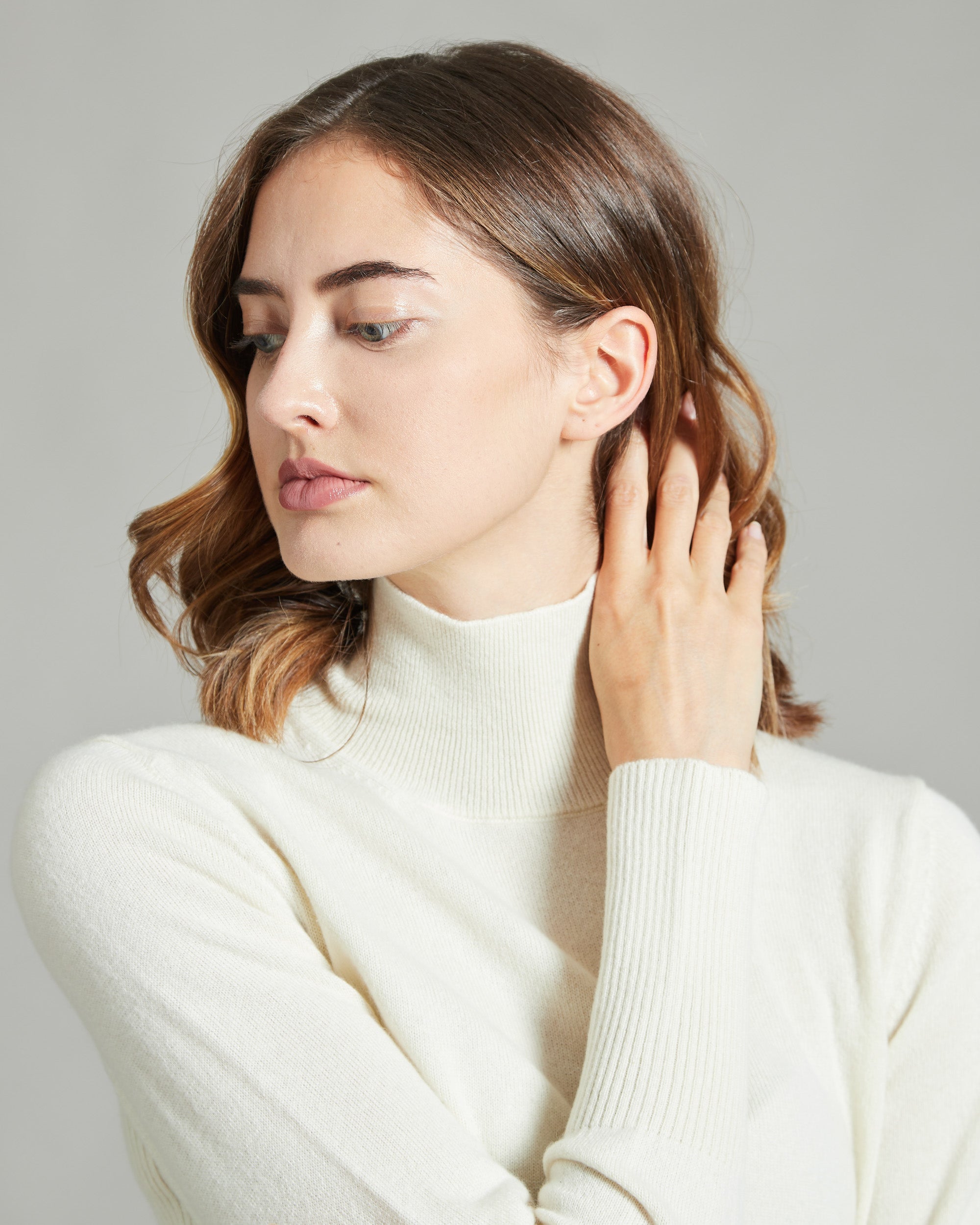 White Kid Cashmere turtleneck sweater 3