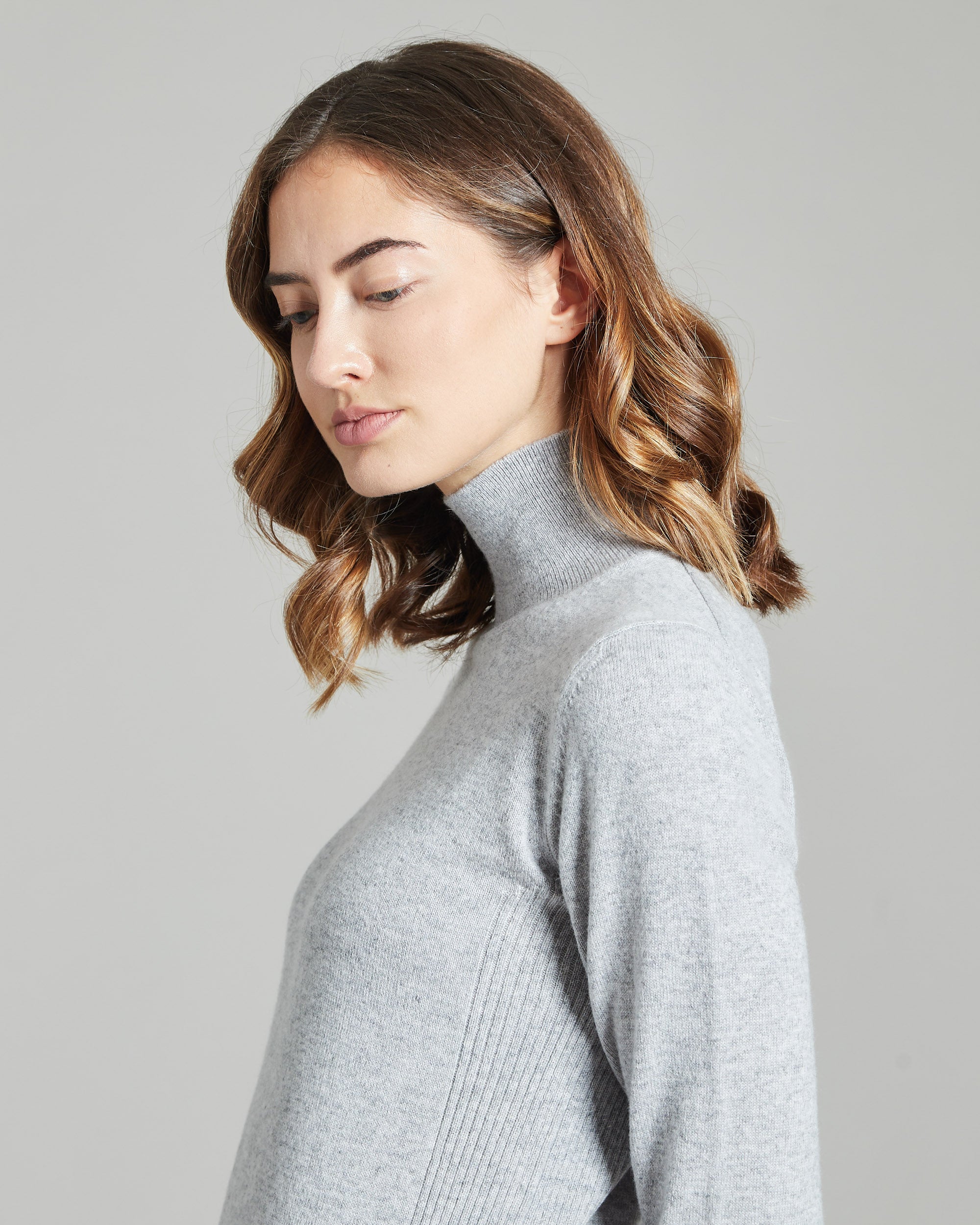 Light grey Kid Cashmere turtleneck sweater 3