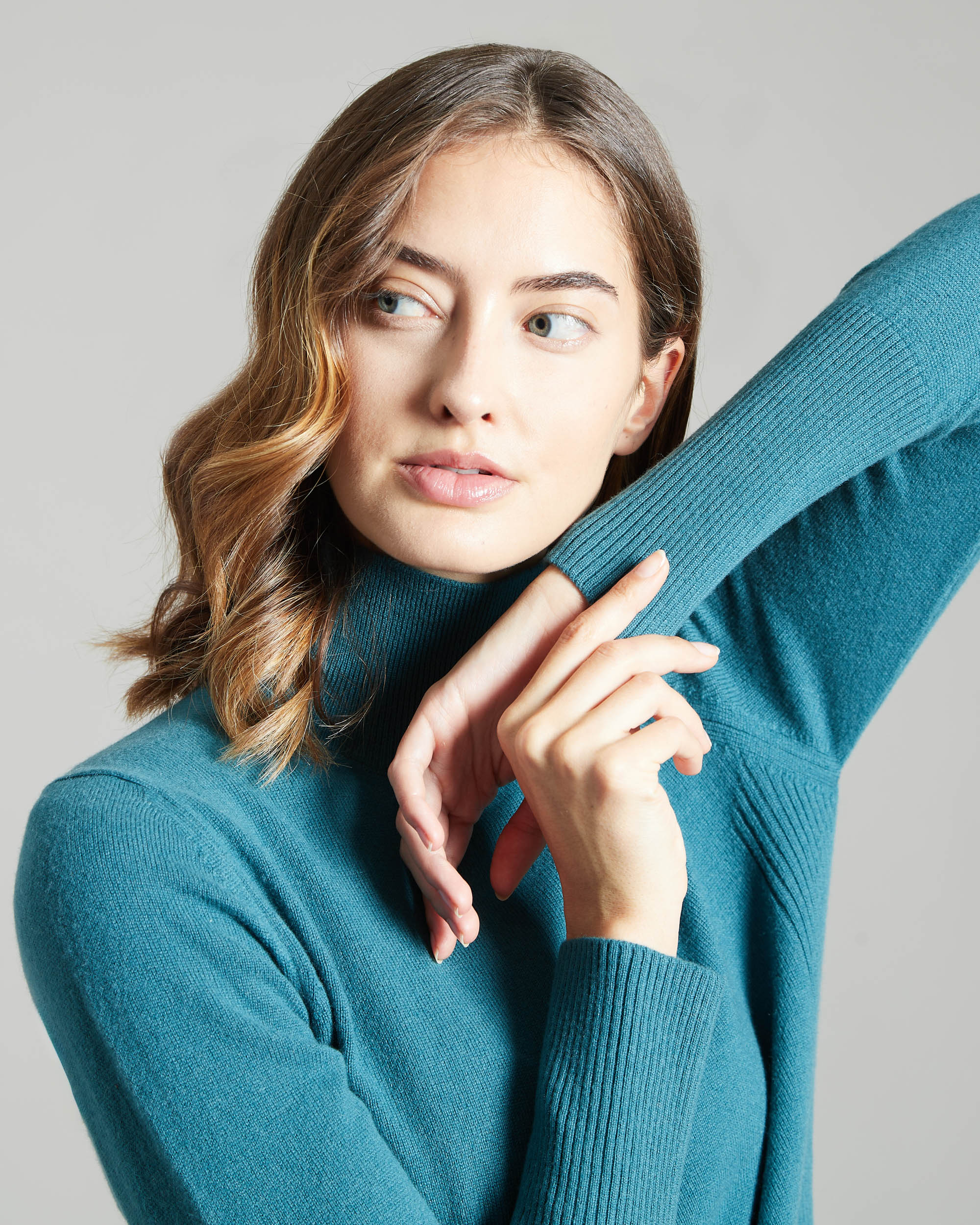 Light grey Kid Cashmere turtleneck sweater 3