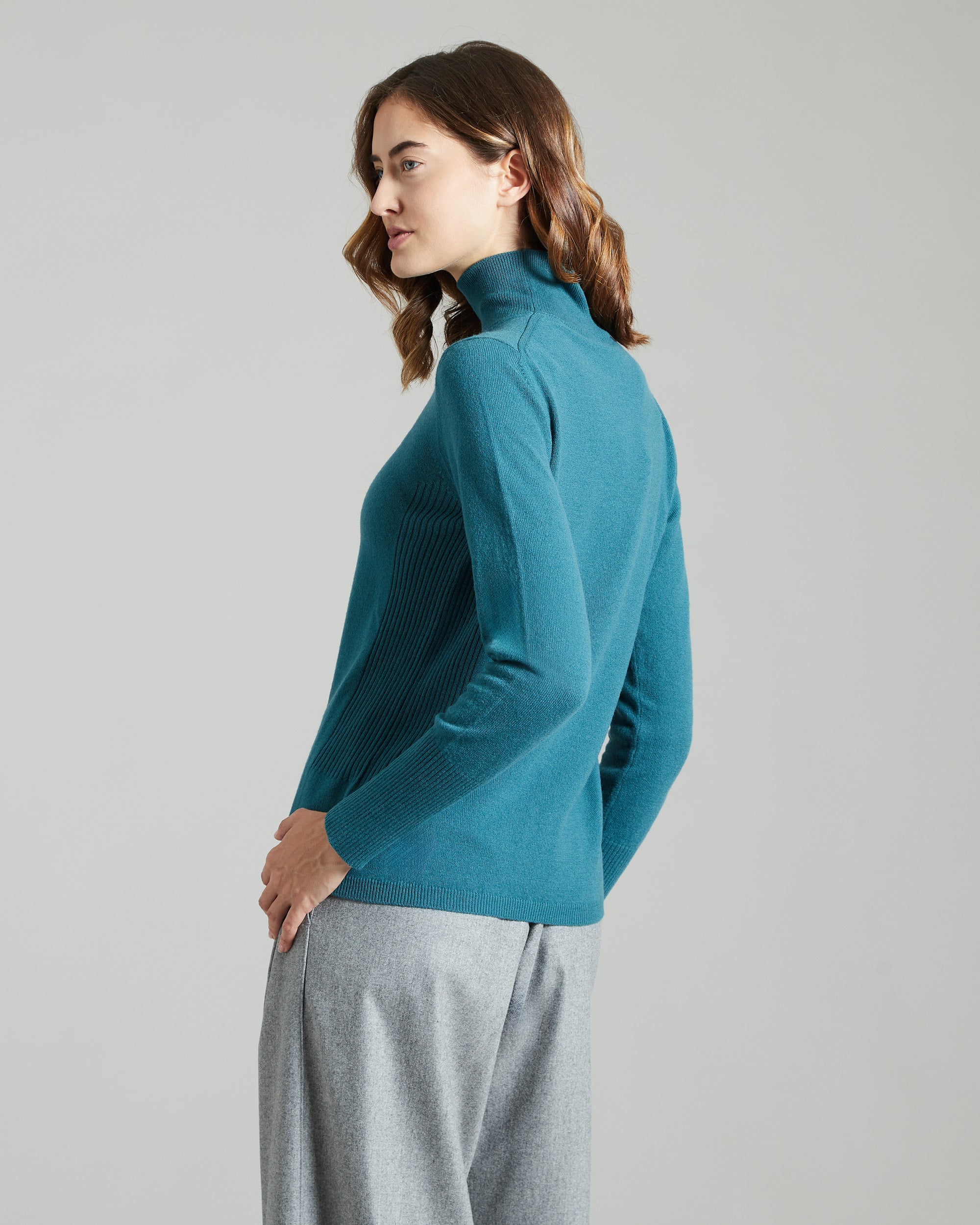 Light grey Kid Cashmere turtleneck sweater 4