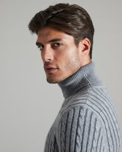 Three dimensional turtle-neck sweater in kid cashmere 3