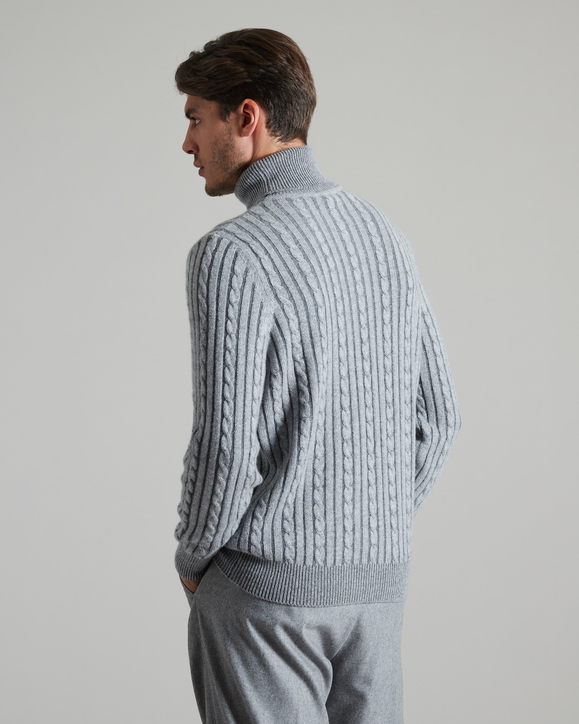 Three dimensional turtle-neck sweater in kid cashmere 4