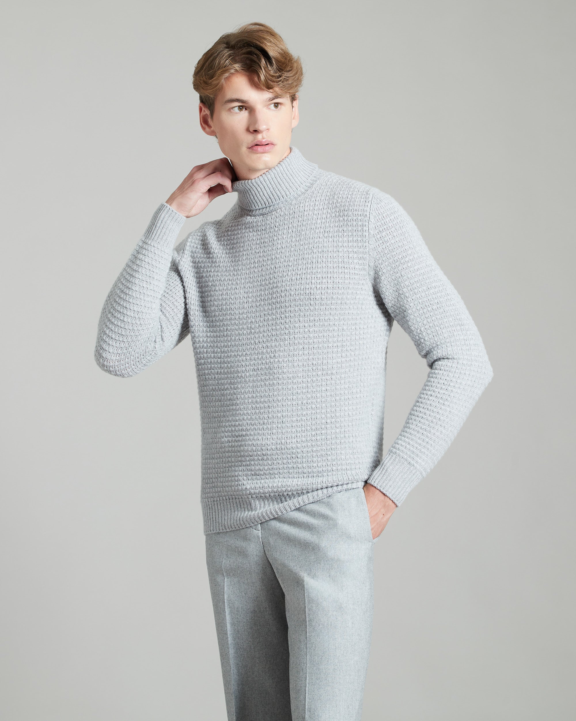 Maglia collo alto in kid cashmere intreccio tridimensionale grigio