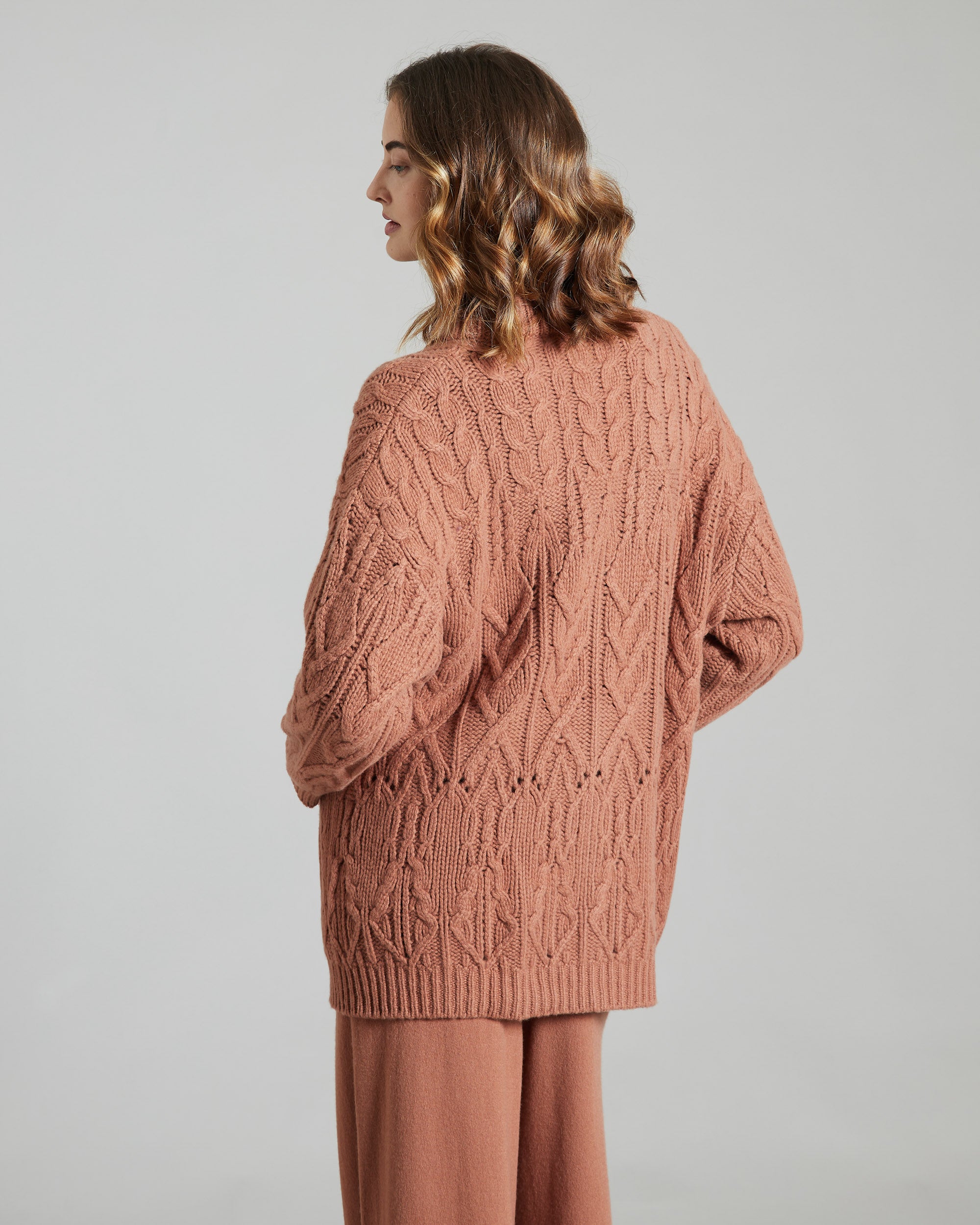 Three dimensional cardigan in kid cashmere 4
