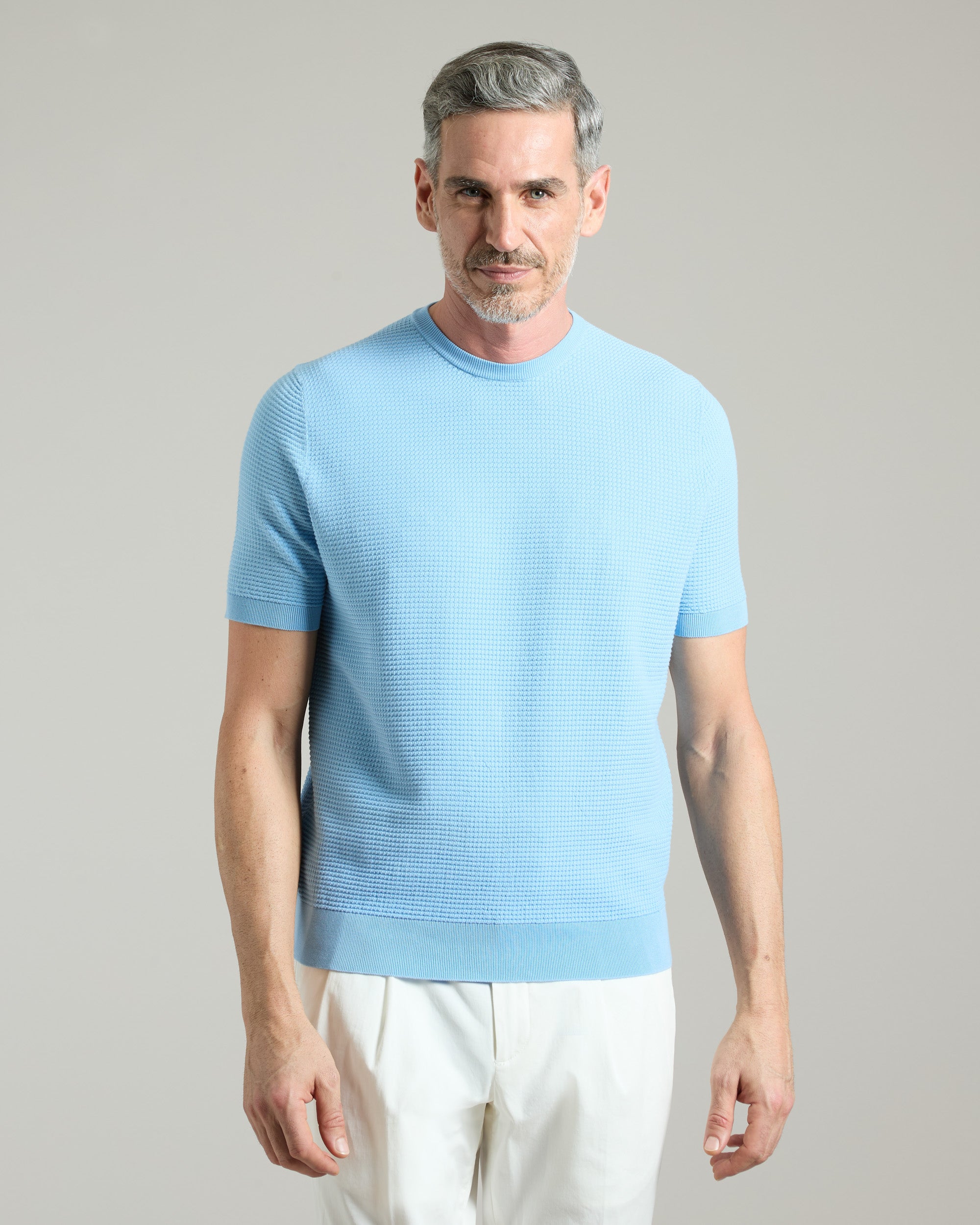 Hellblaues T-Shirt aus Baumwolle mit Mikrostich