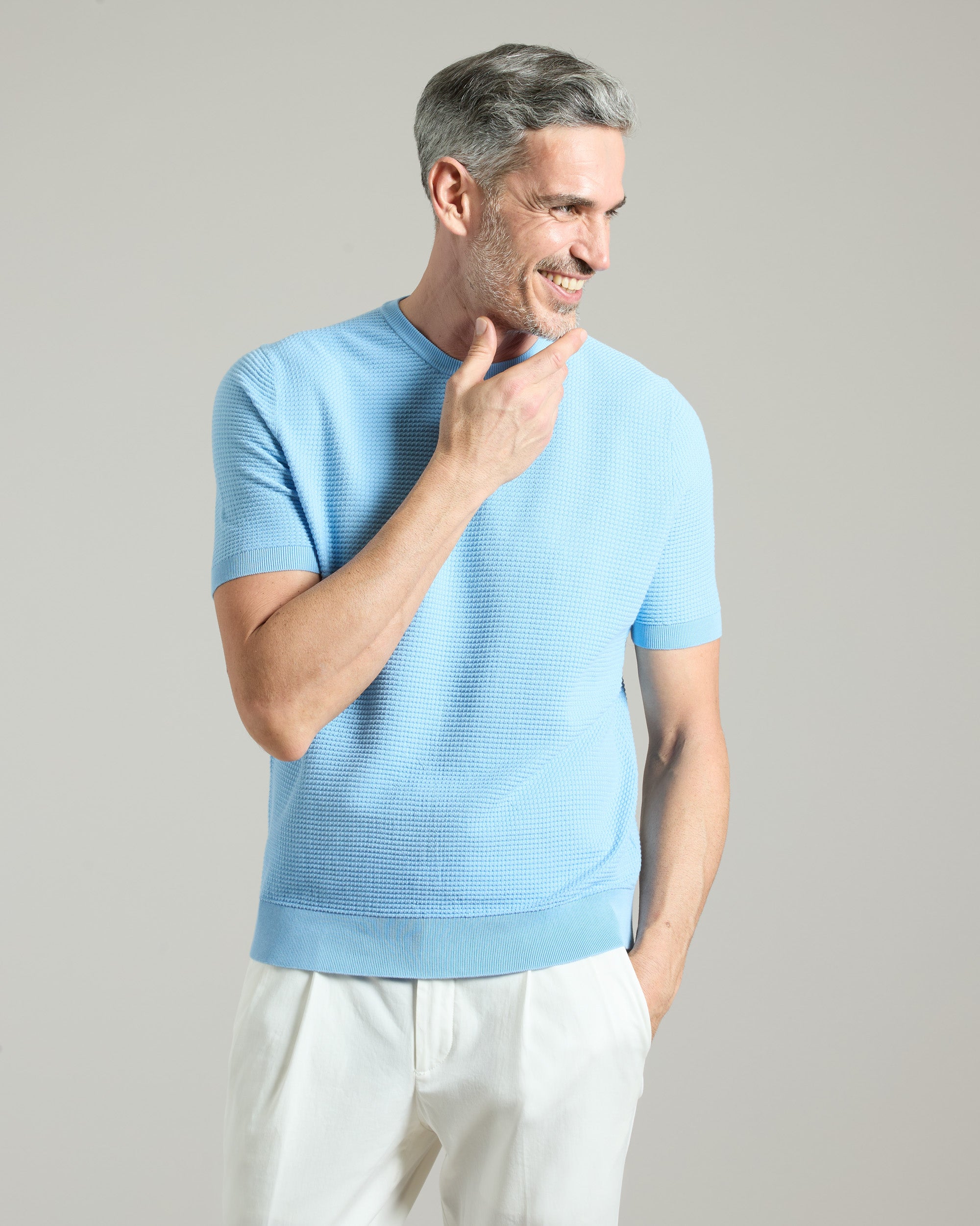 Hellblaues T-Shirt aus Baumwolle mit Mikrostich