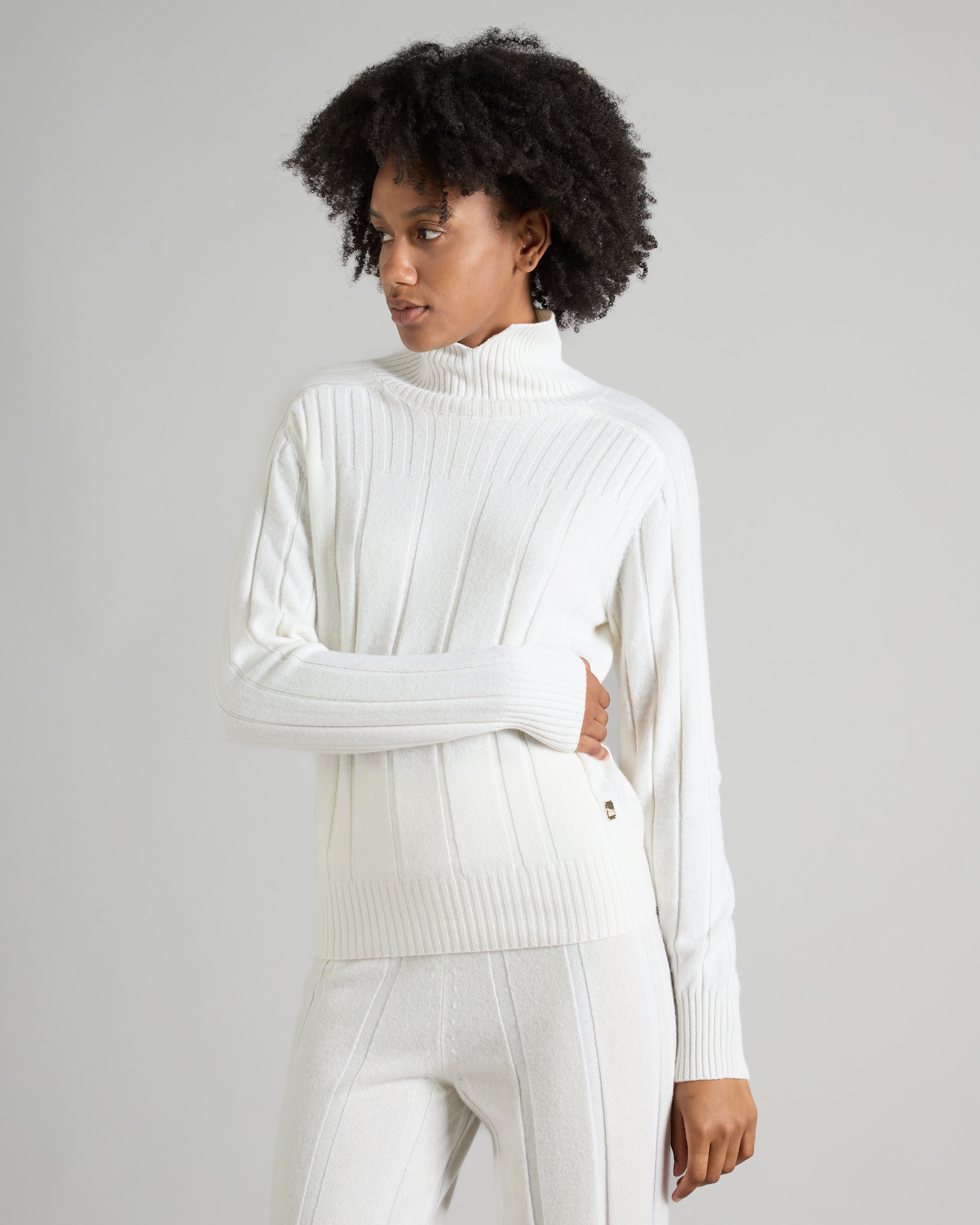 White turtle-neck sweater in kid cashmere 2