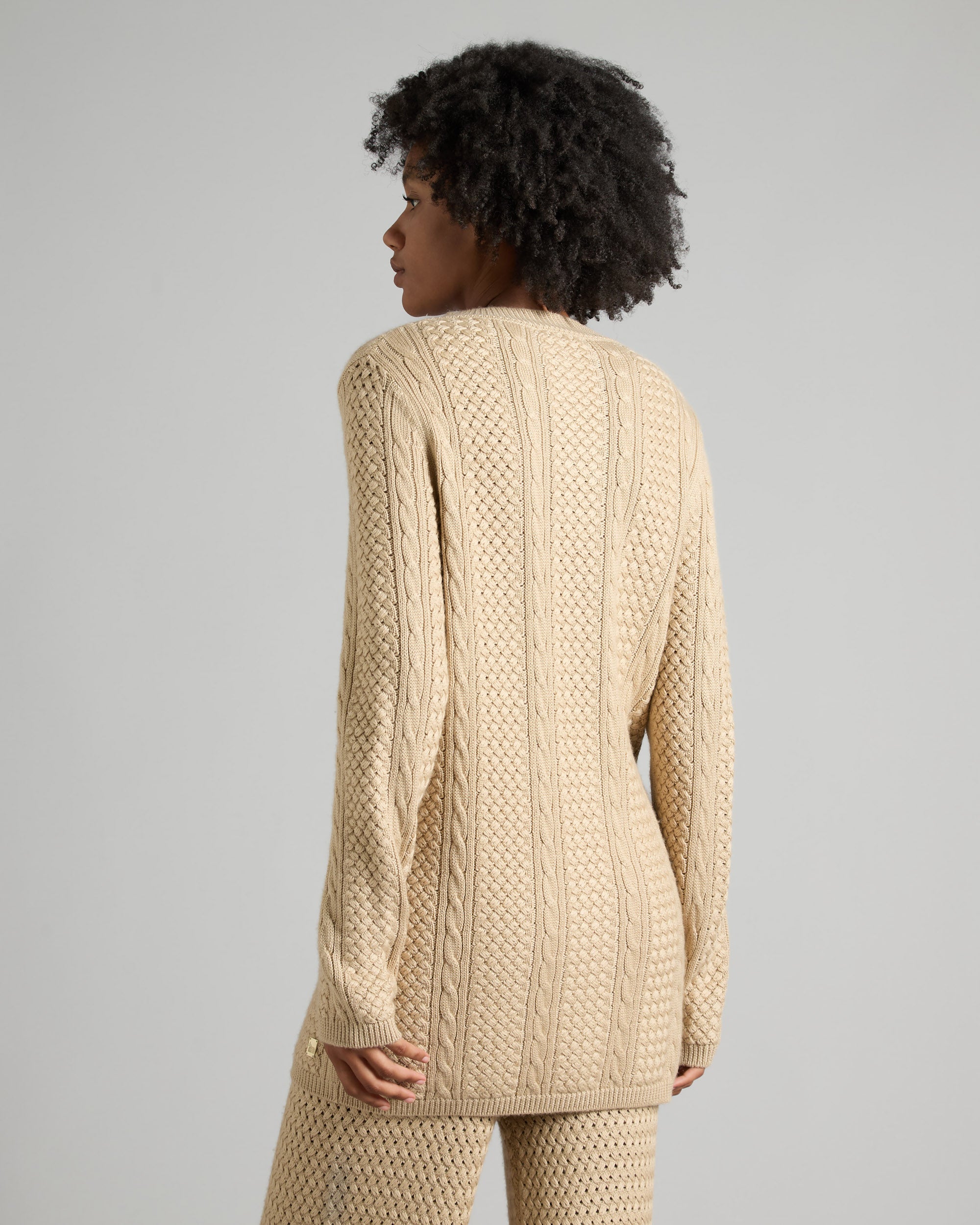 Knitted cashmere and silk sweater with an interwoven stitch