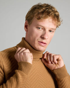Brown turtleneck sweater in kid cashmere 3