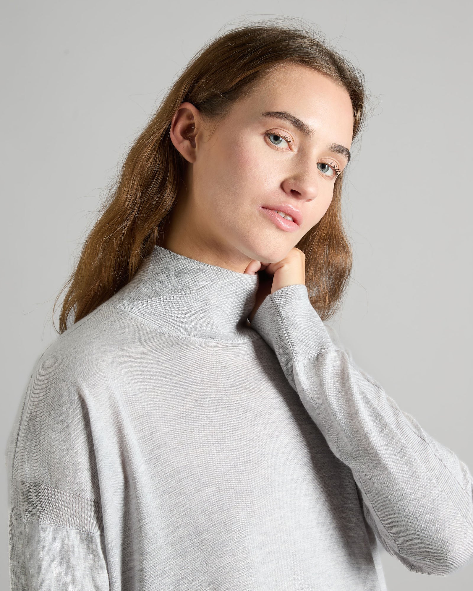 Oversized high neck sweater in cashmere and silk