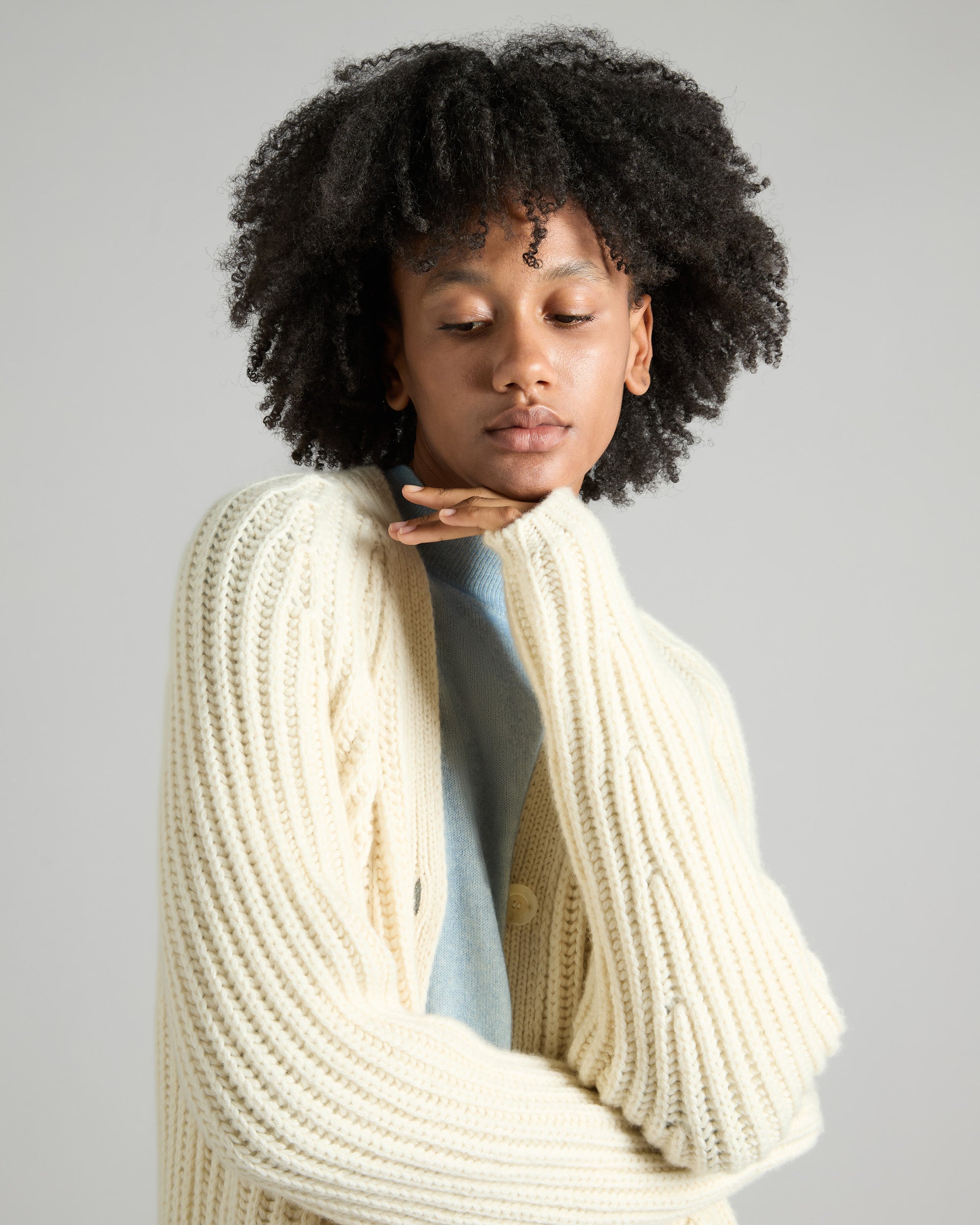 White three dimensional cardigan in kid cashmere 3