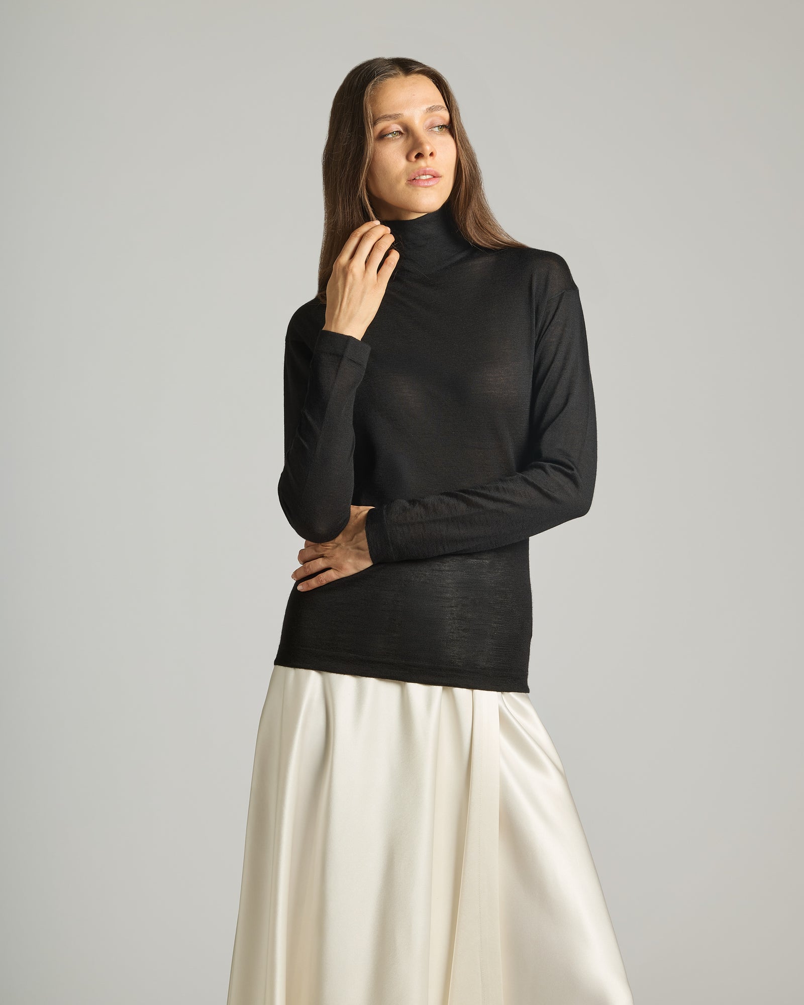 High-Neck Sweater in Cashmere 4.0