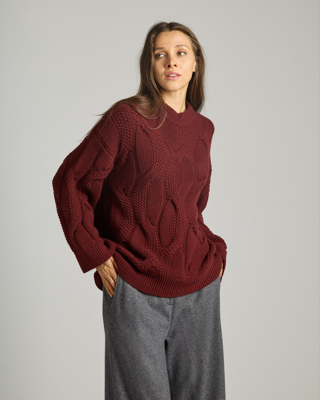 Three dimensional crew-neck sweater in kid cashmere