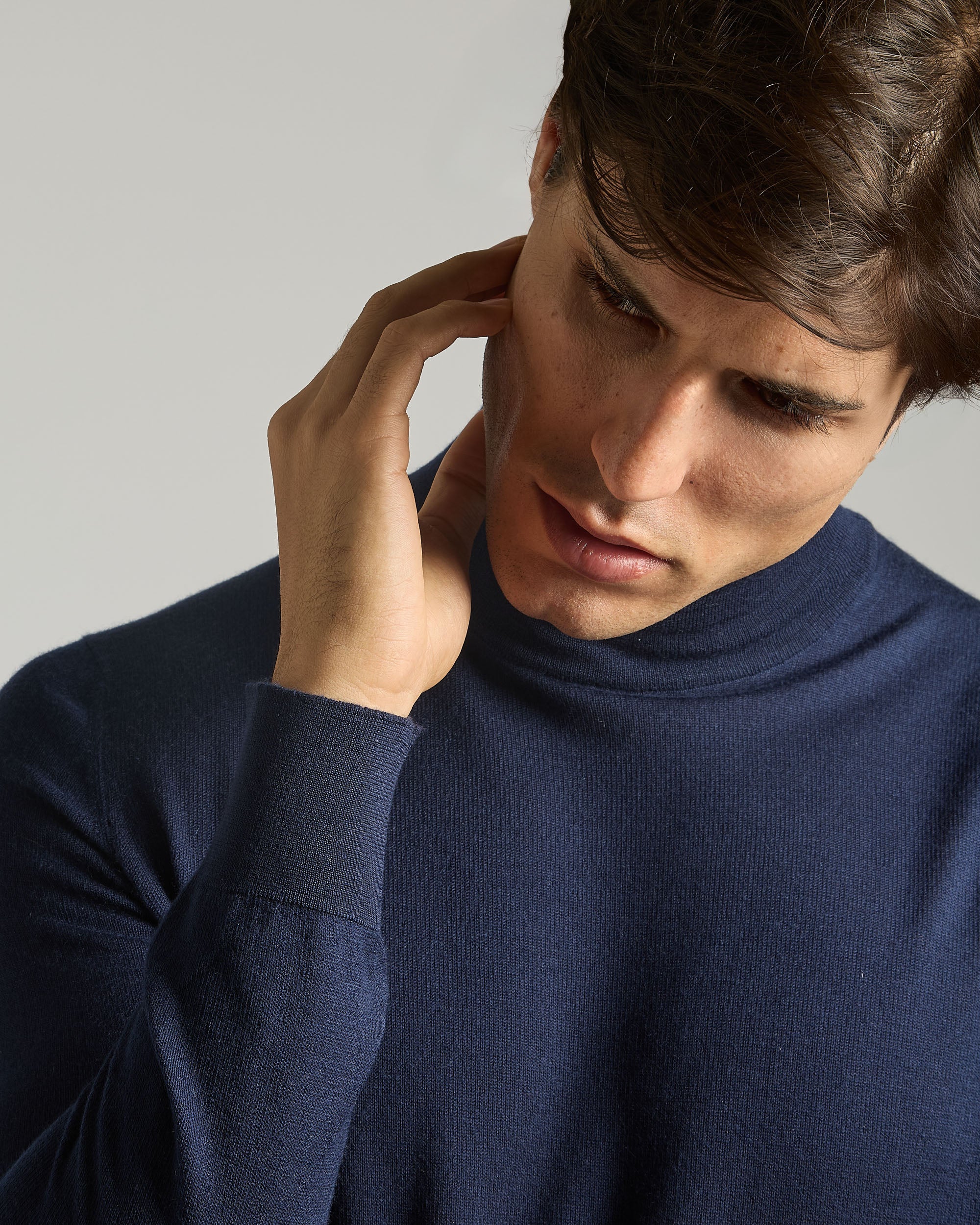 High-Neck Sweater in Cashmere 4.0 3
