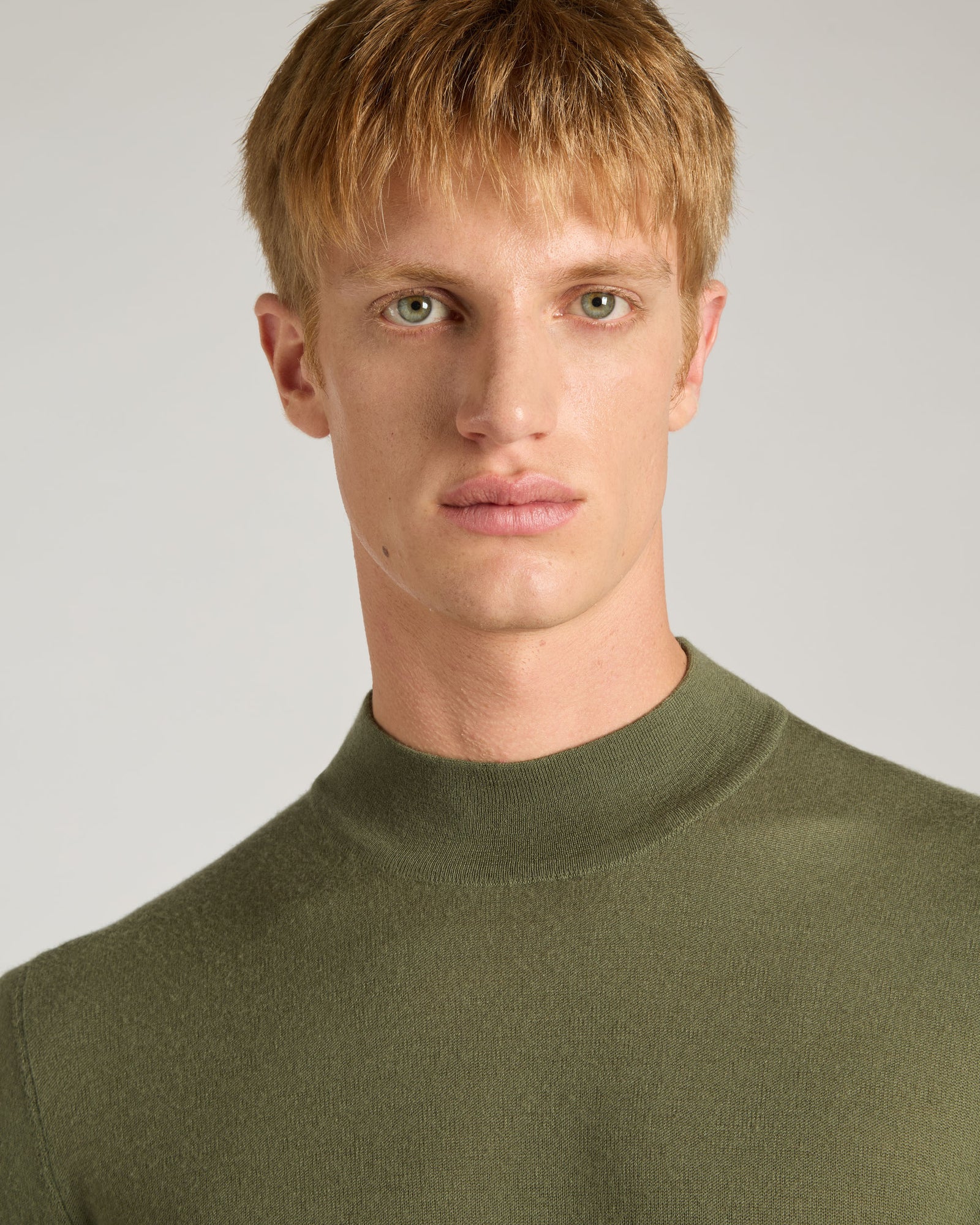 mock turtleneck Sweater in Cashmere 4.0 3