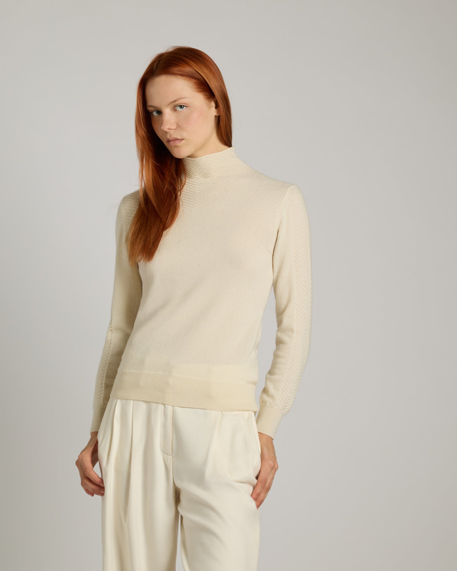 White Turtleneck jumper in Kid Cashmere 2