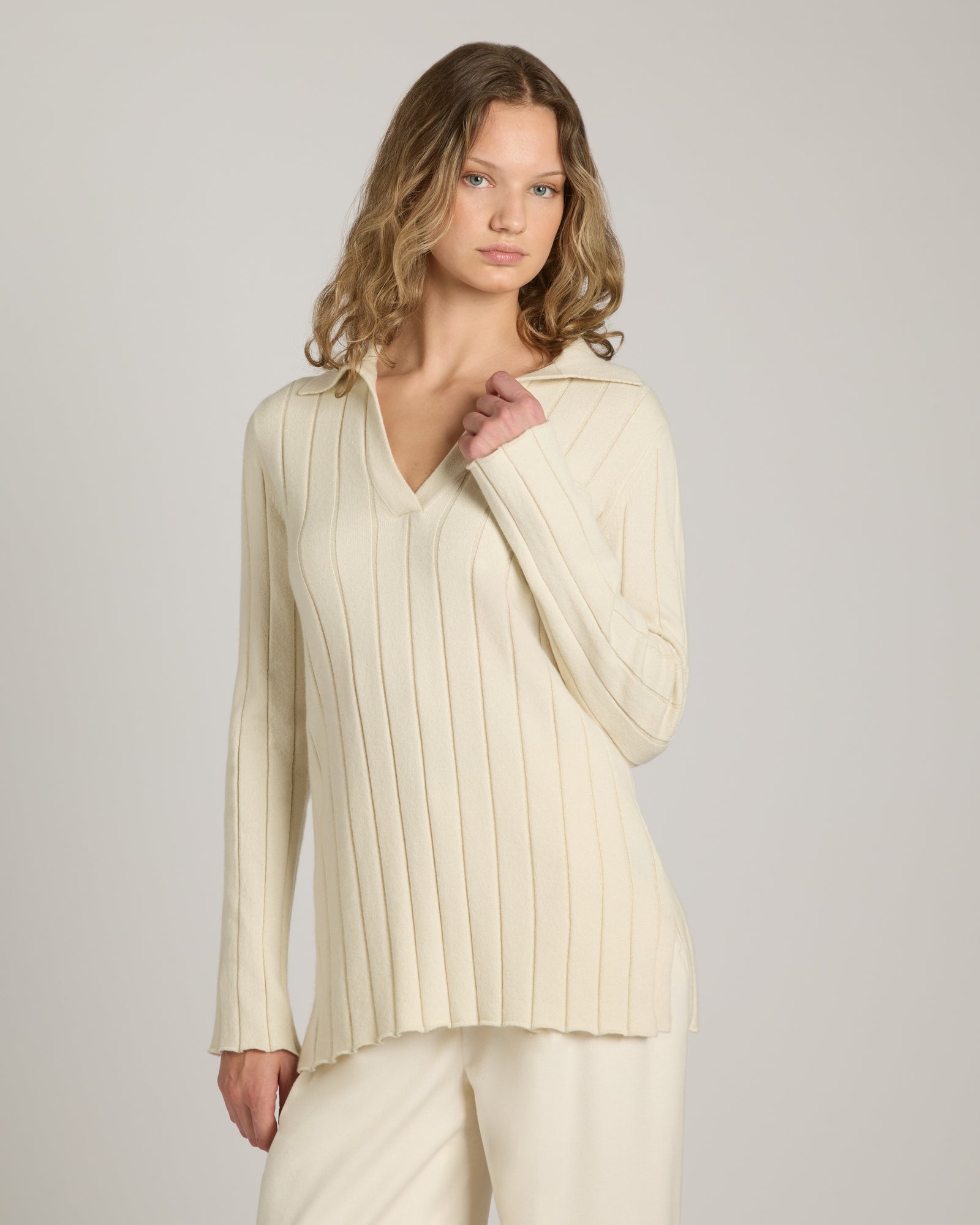 V-neck ribbed sweater in Kid Cashmere 2