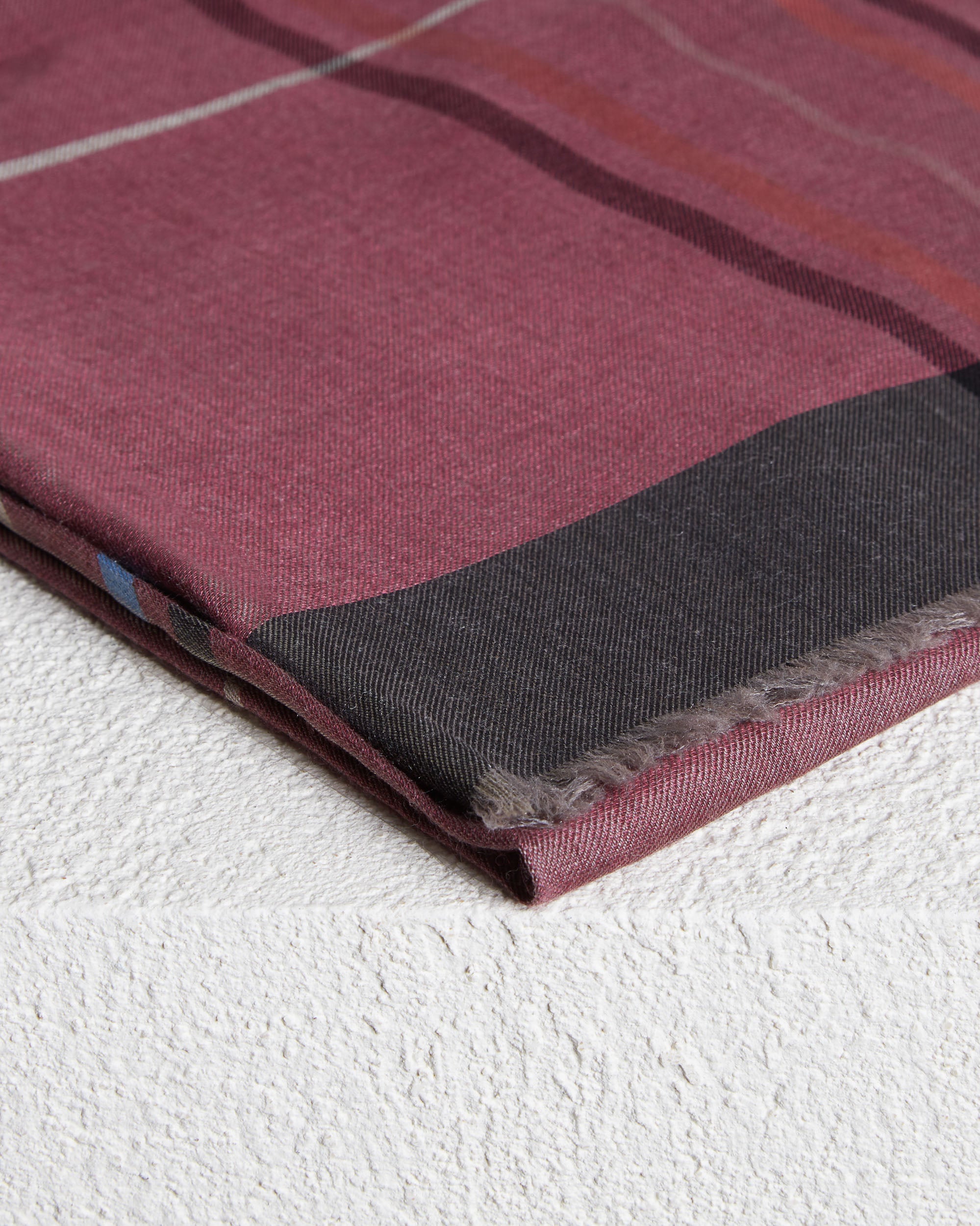 Stola in cashmere e seta bordeaux con righe