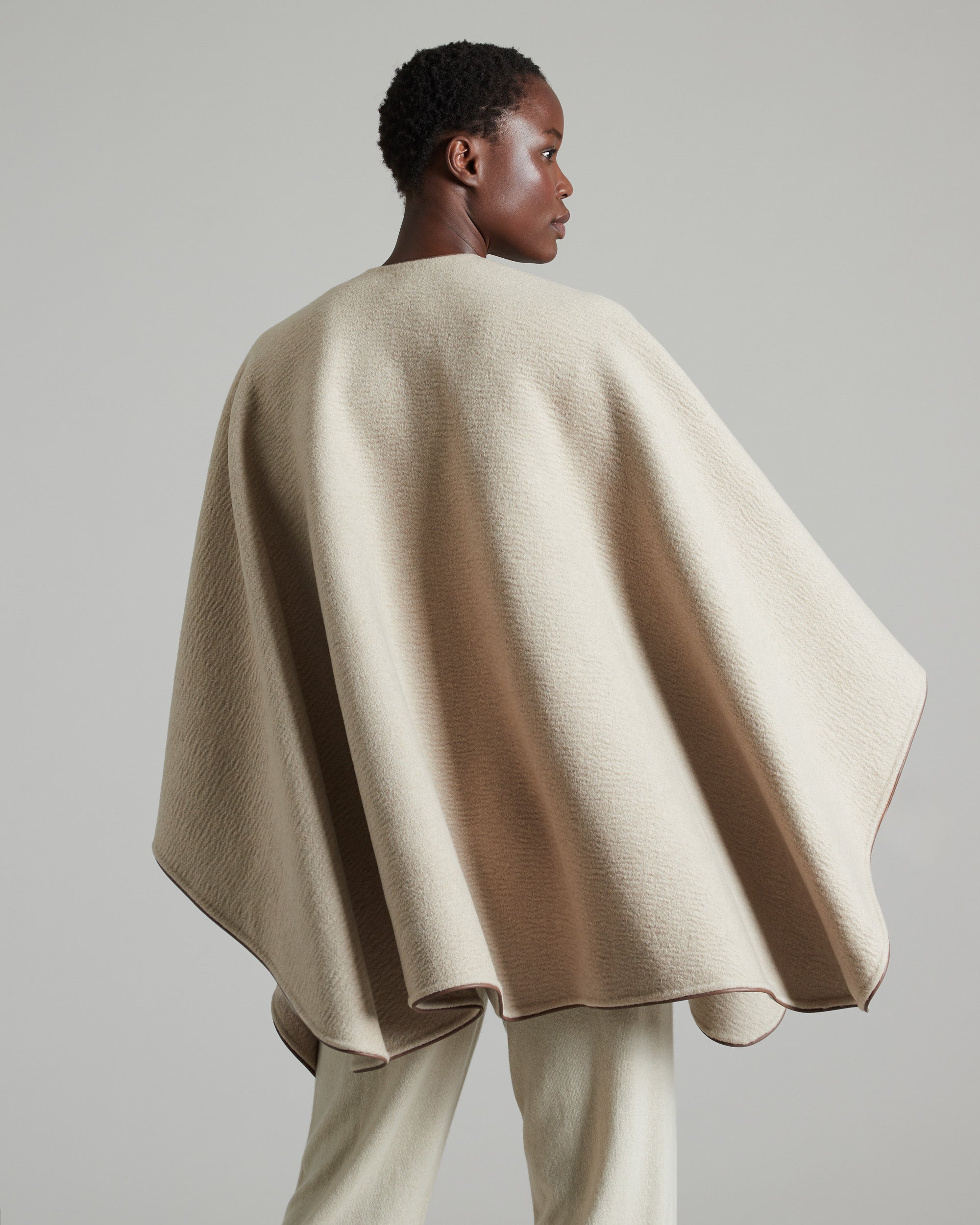 Zebellino Cashmere cape 4