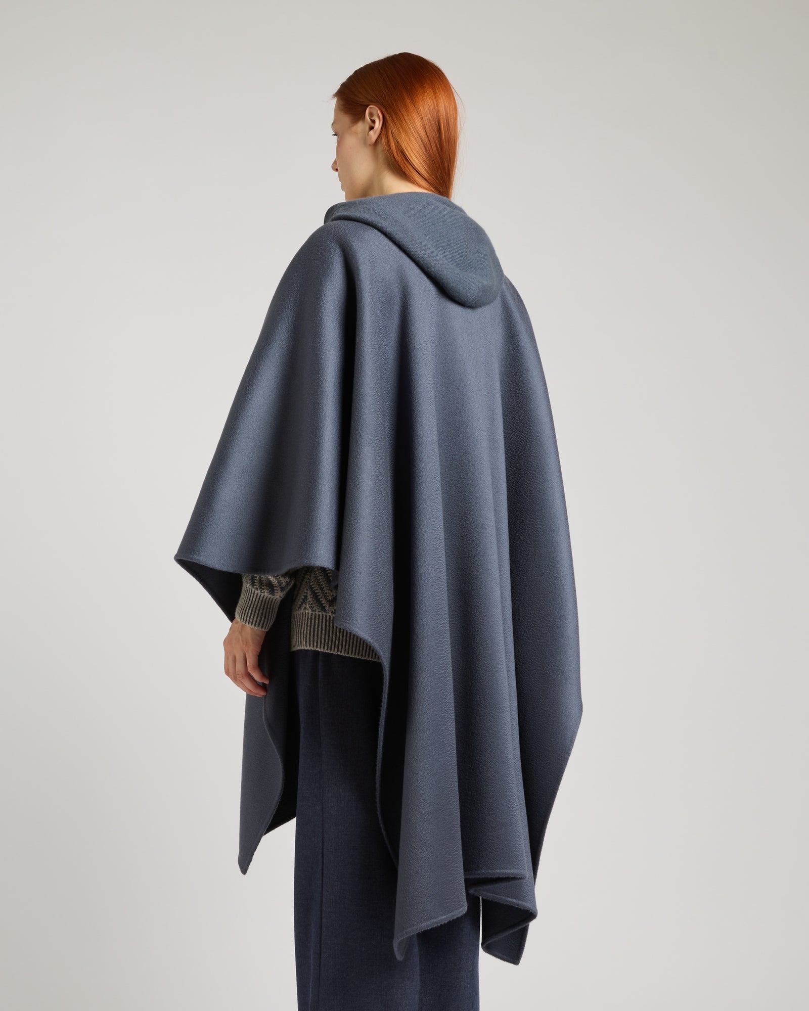 Double cashmere cape 906