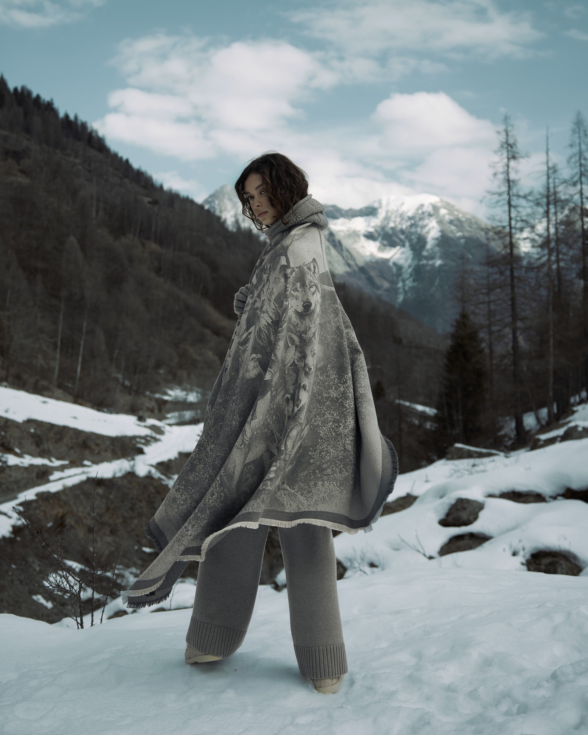 Jacquard cashmere and silk stole